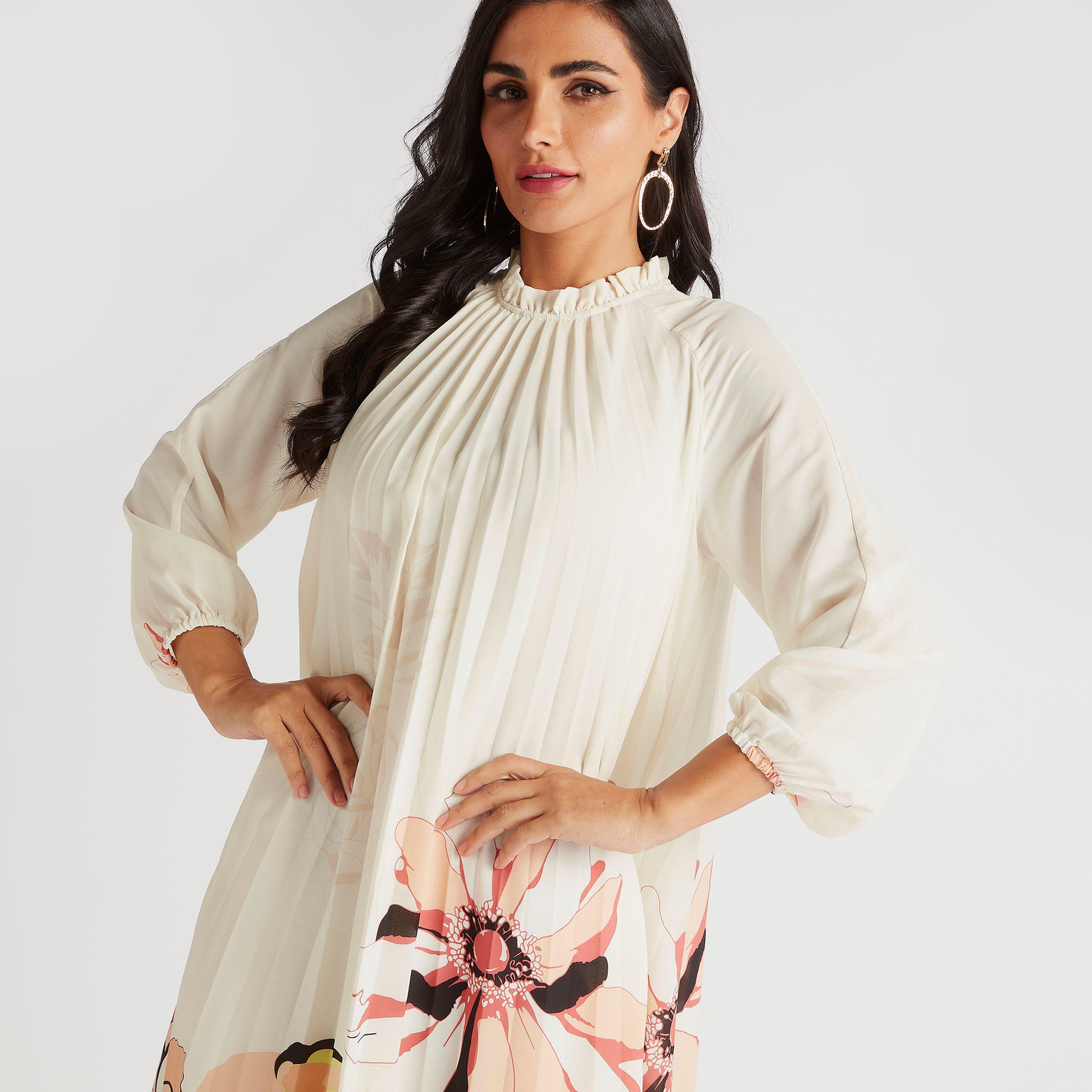 فستان طويل بكُسرات وياقة بتفاصيل كشكش وطبعات زهرية-women-clothing-dresses-image-6
