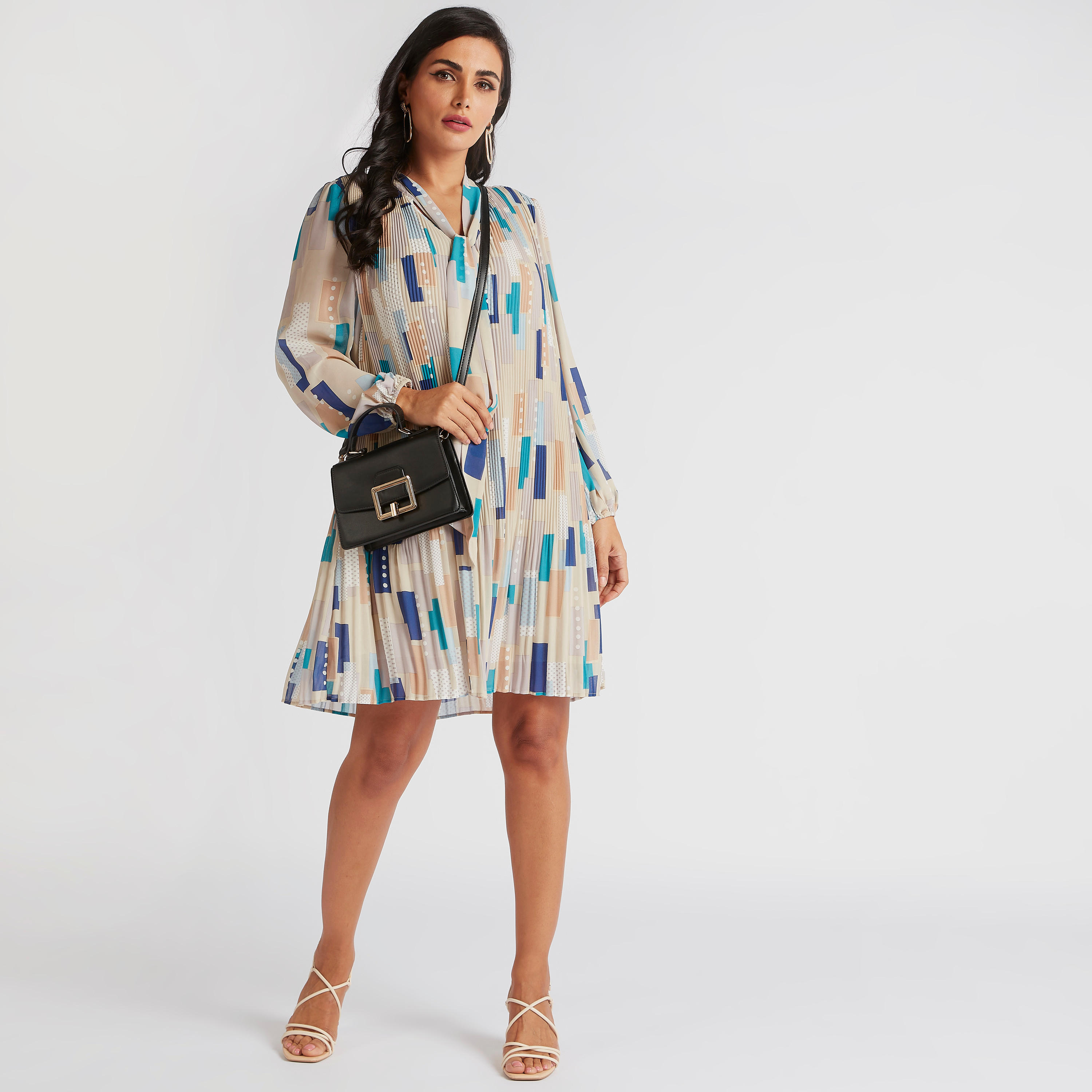فستان قصير إيه لاين بطبعات وتفاصيل كشكش وأكمام طويلة-women-clothing-dresses-image-2