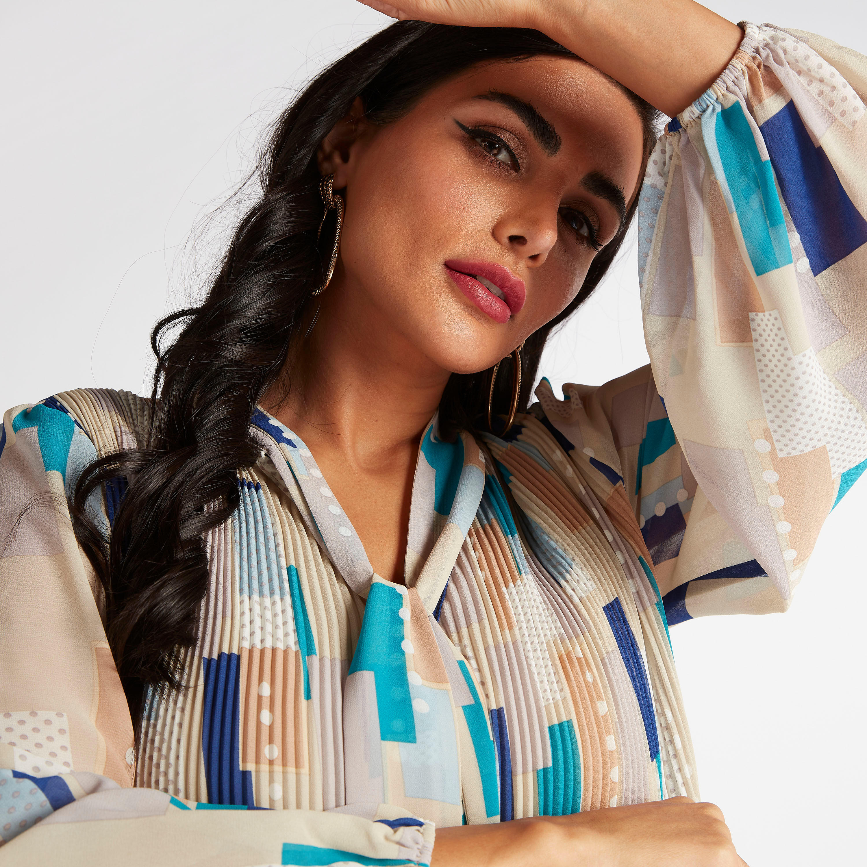 فستان قصير إيه لاين بطبعات وتفاصيل كشكش وأكمام طويلة-women-clothing-dresses-image-6