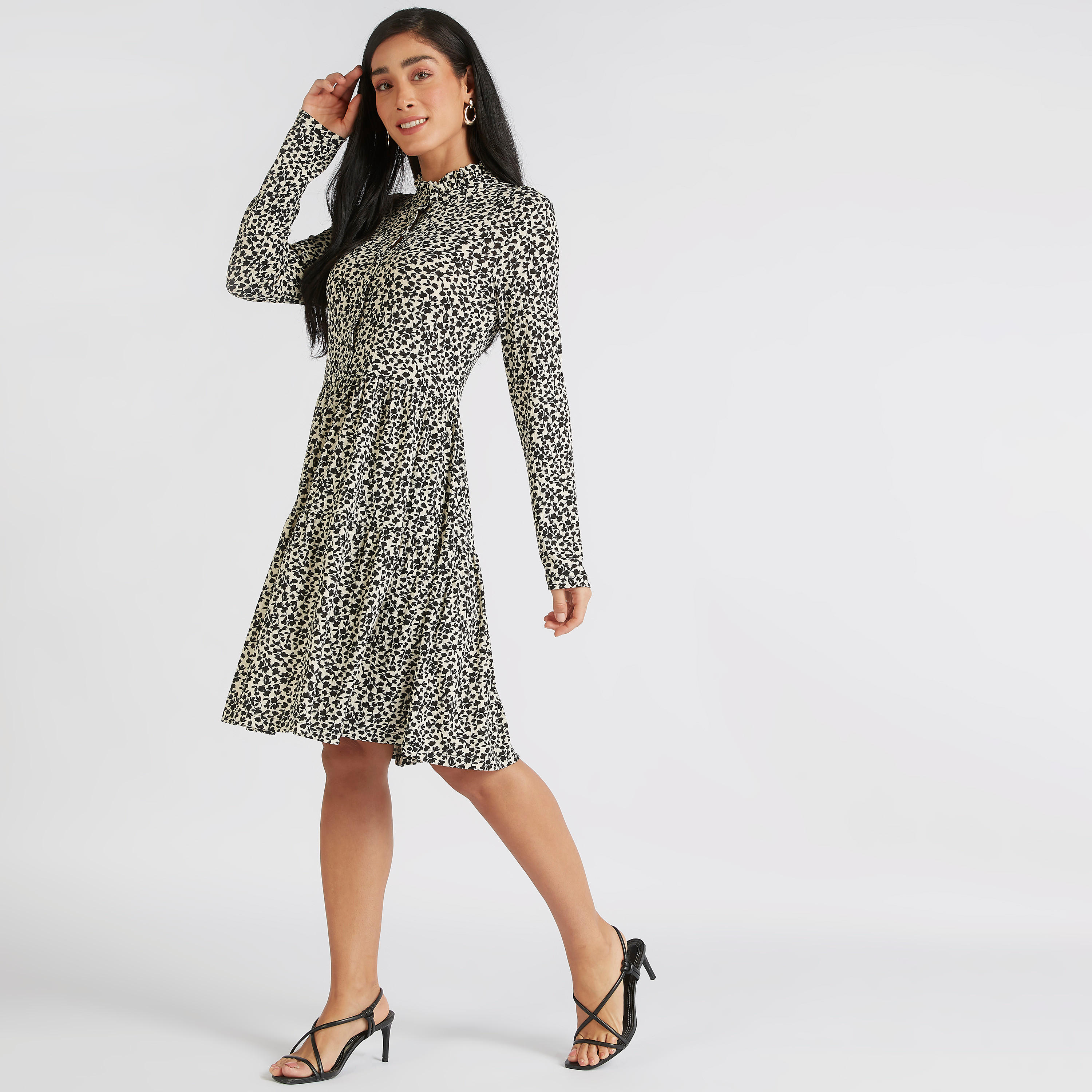 فستان إيه لاين قصير بطبعات أزهار وياقة عالية وأكمام طويلة-women-clothing-dresses-image-2