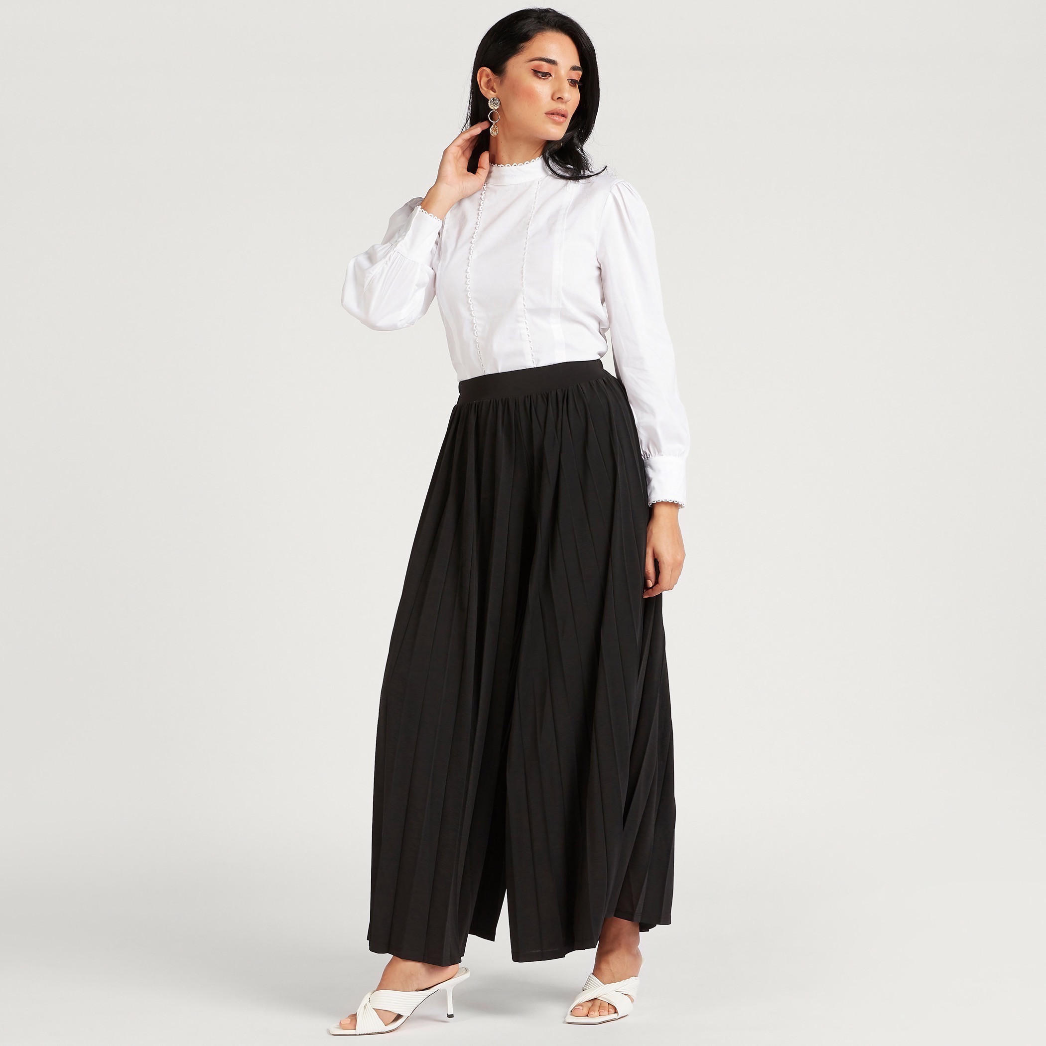 بلوزة بياقة عالية وأكمام طويلة وزينة دانتيل-women-clothing-shirtsandblouses-blouses-image-2