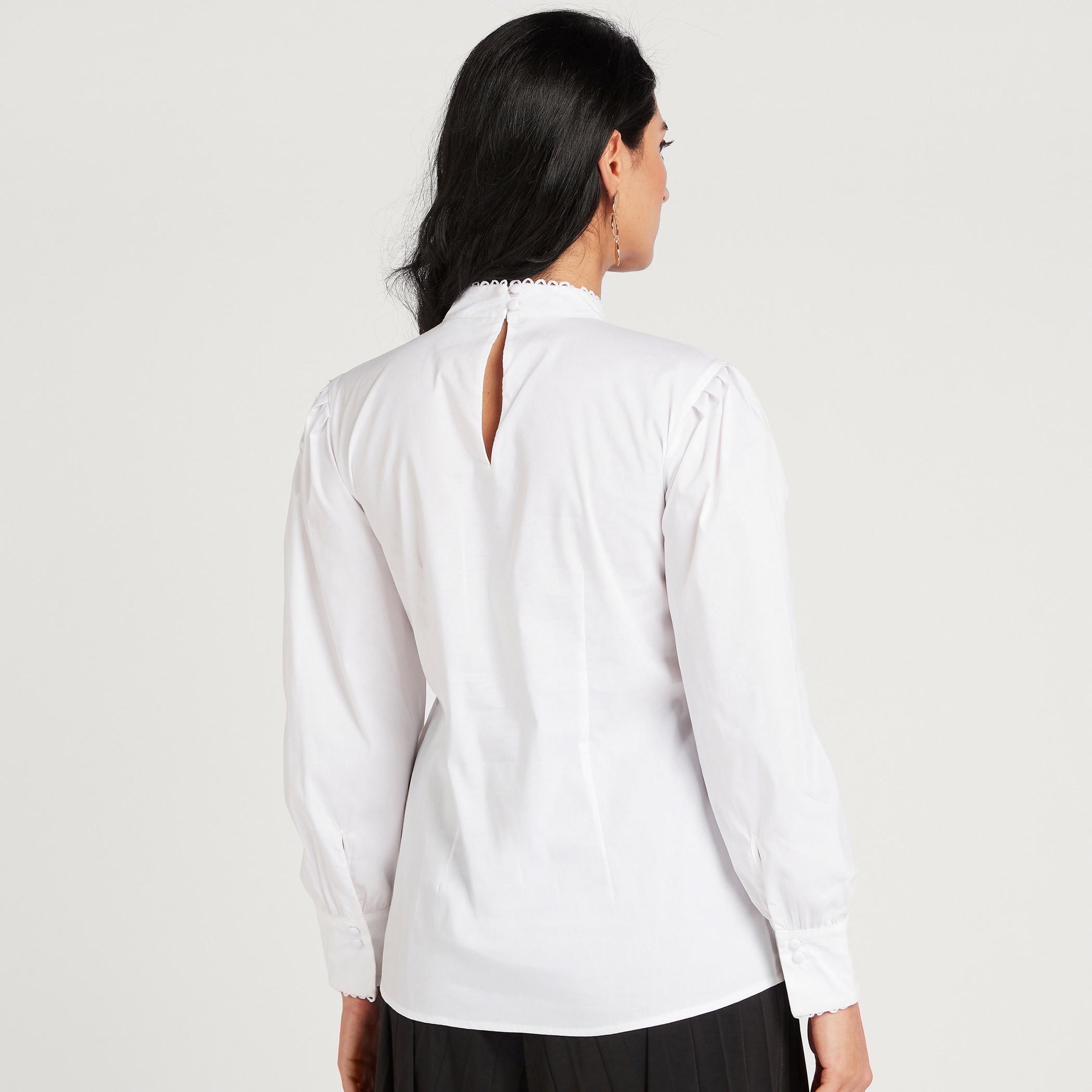 بلوزة بياقة عالية وأكمام طويلة وزينة دانتيل-women-clothing-shirtsandblouses-blouses-image-3