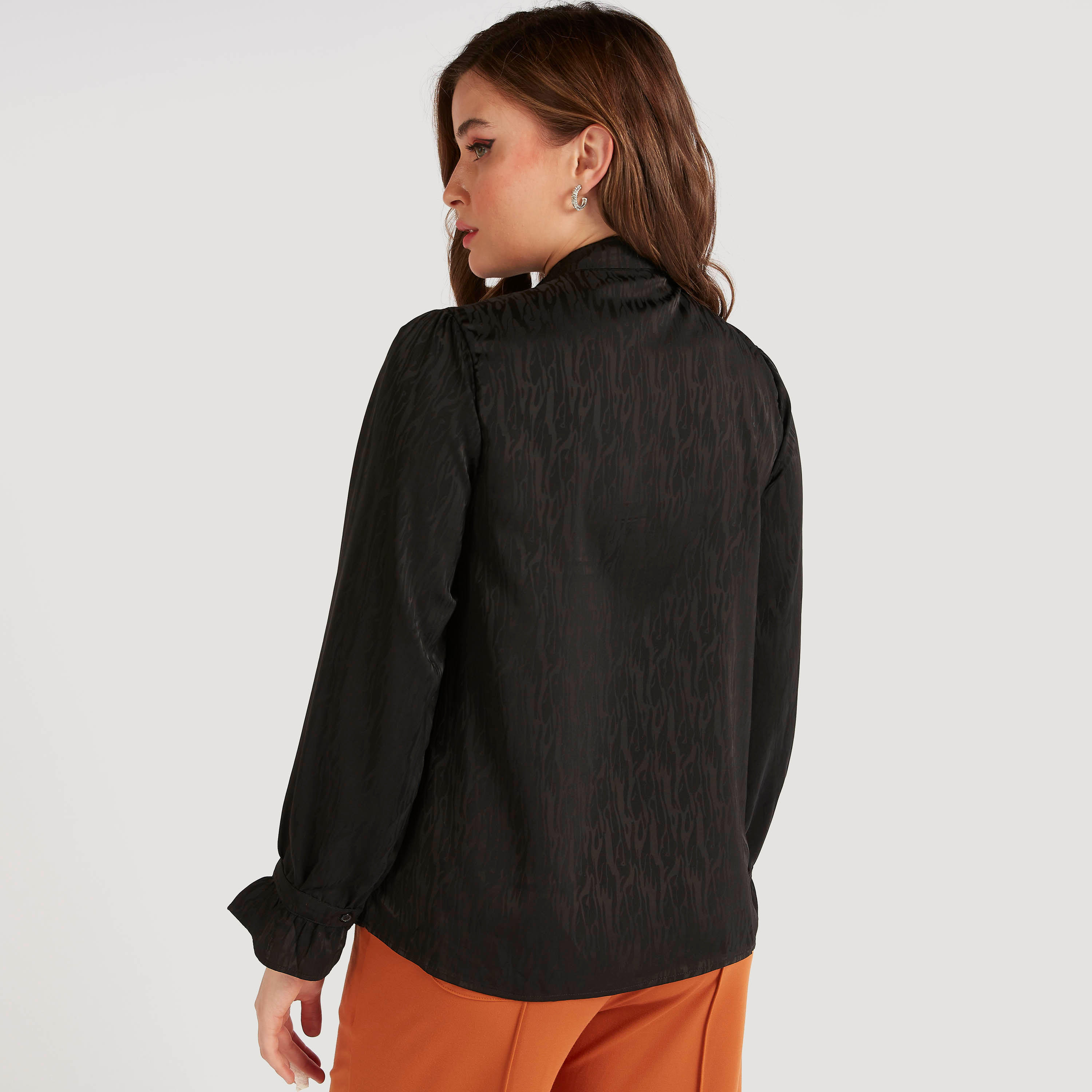 قميص بارز الملمس بأكمام طويلة وربطة عنق-women-clothing-shirtsandblouses-shirts-image-4