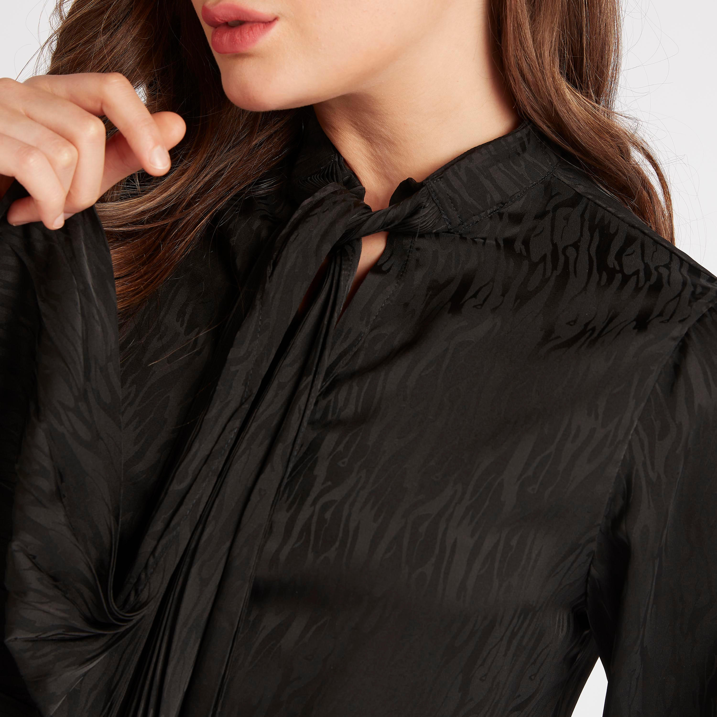 قميص بارز الملمس بأكمام طويلة وربطة عنق-women-clothing-shirtsandblouses-shirts-image-6