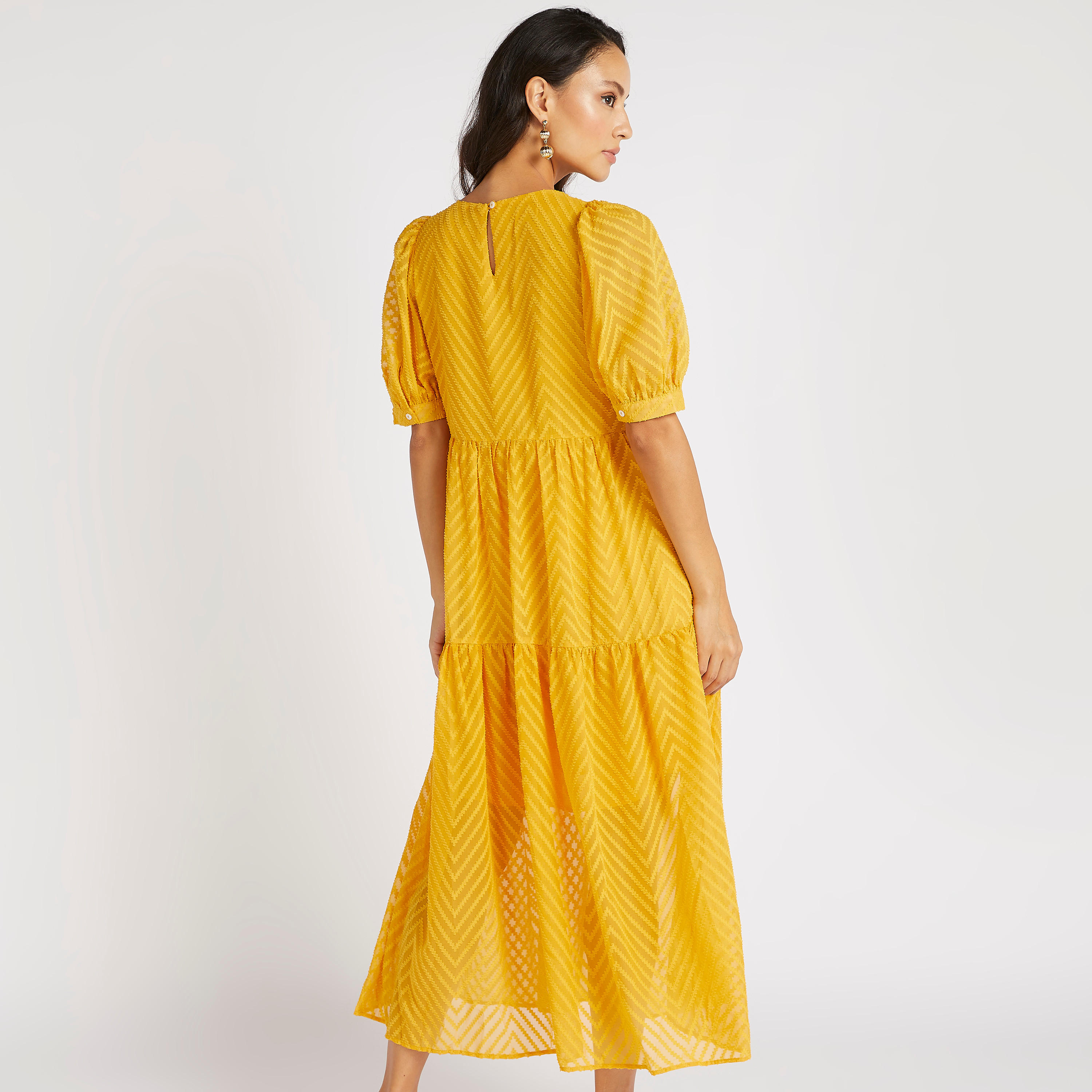فستان قميص ميدي بارز الملمس بأكمام منفوخة-women-clothing-dresses-image-4