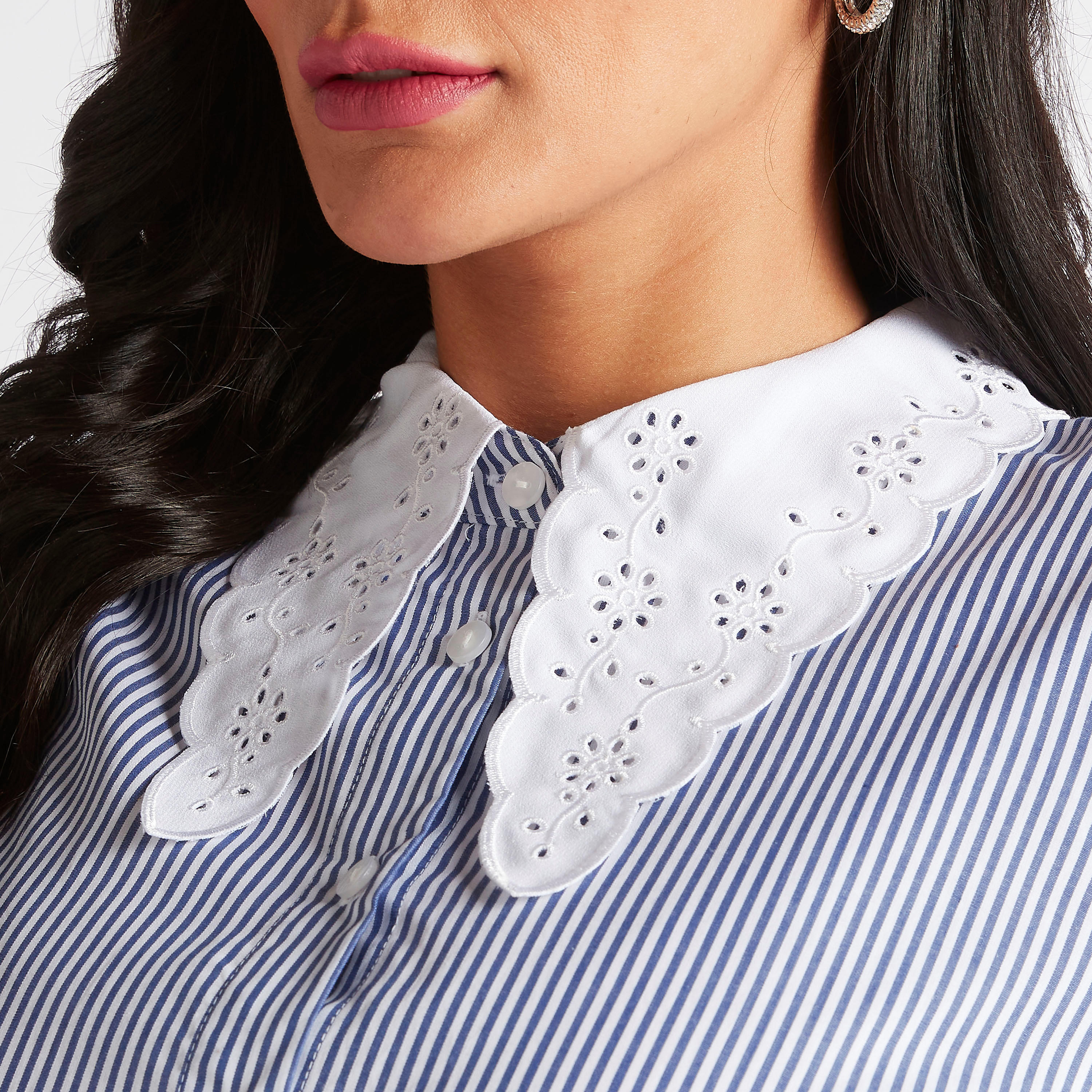 قميص مقلّم بياقة مطرّزة وأكمام بيشوب-women-clothing-shirtsandblouses-shirts-image-3