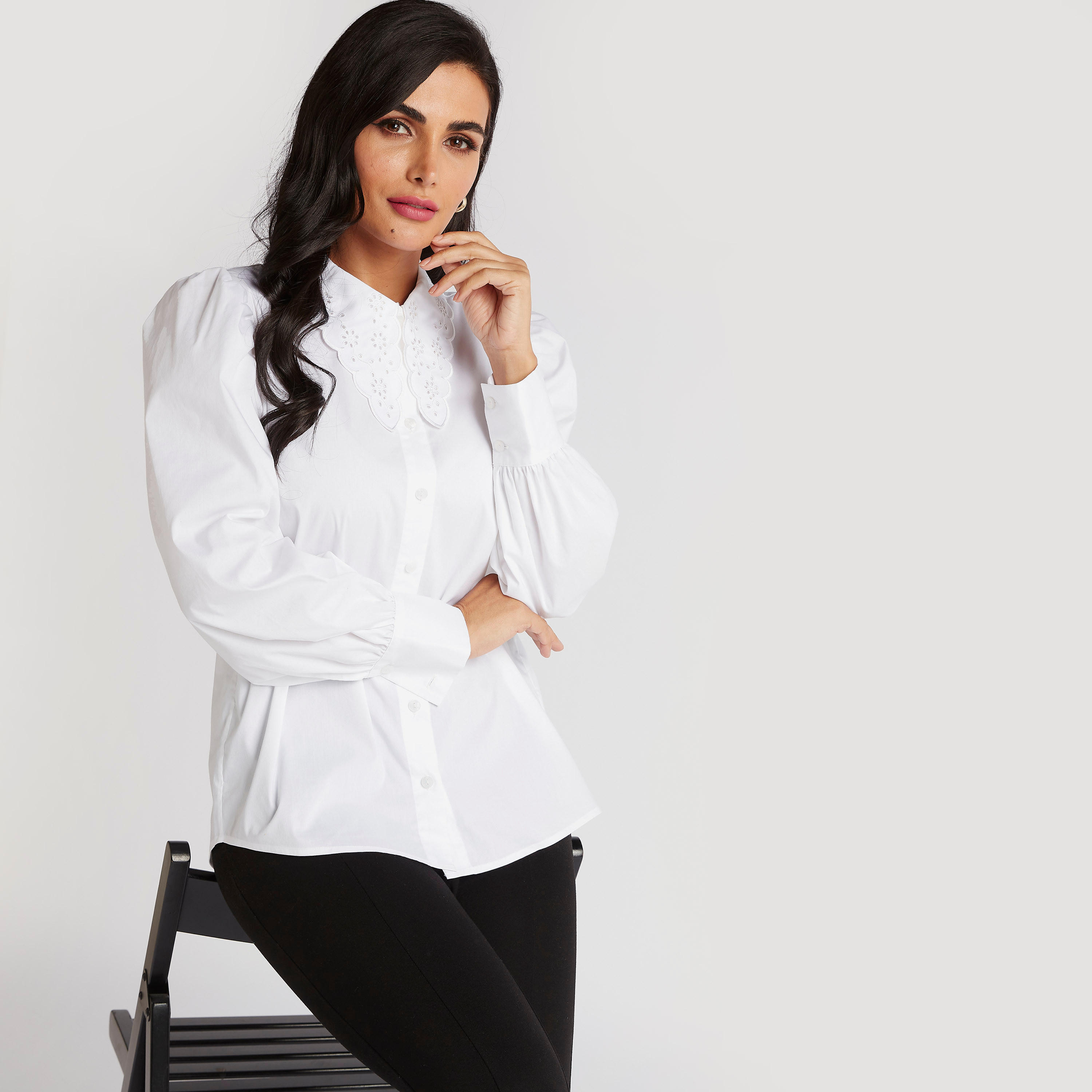 بلوزة سادة بأكمام بيشوب وياقة بتفاصيل مطرزة-women-clothing-shirtsandblouses-blouses-image-6