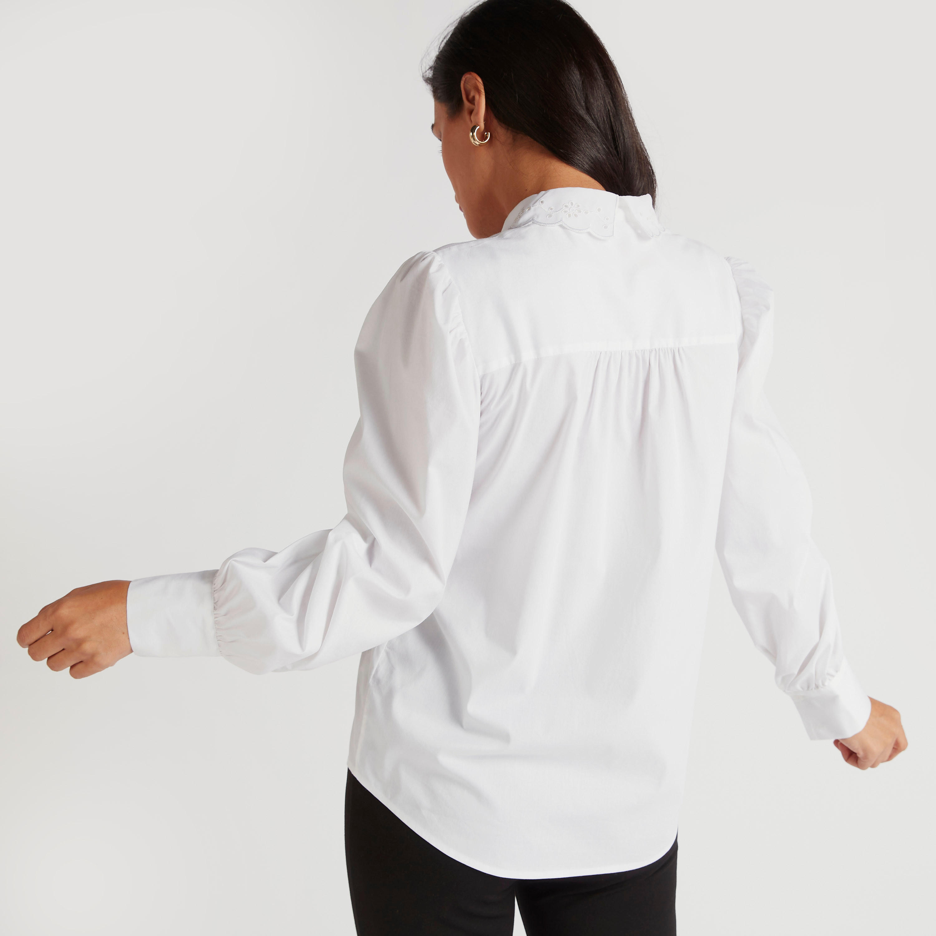 بلوزة سادة بأكمام بيشوب وياقة بتفاصيل مطرزة-women-clothing-shirtsandblouses-blouses-image-3