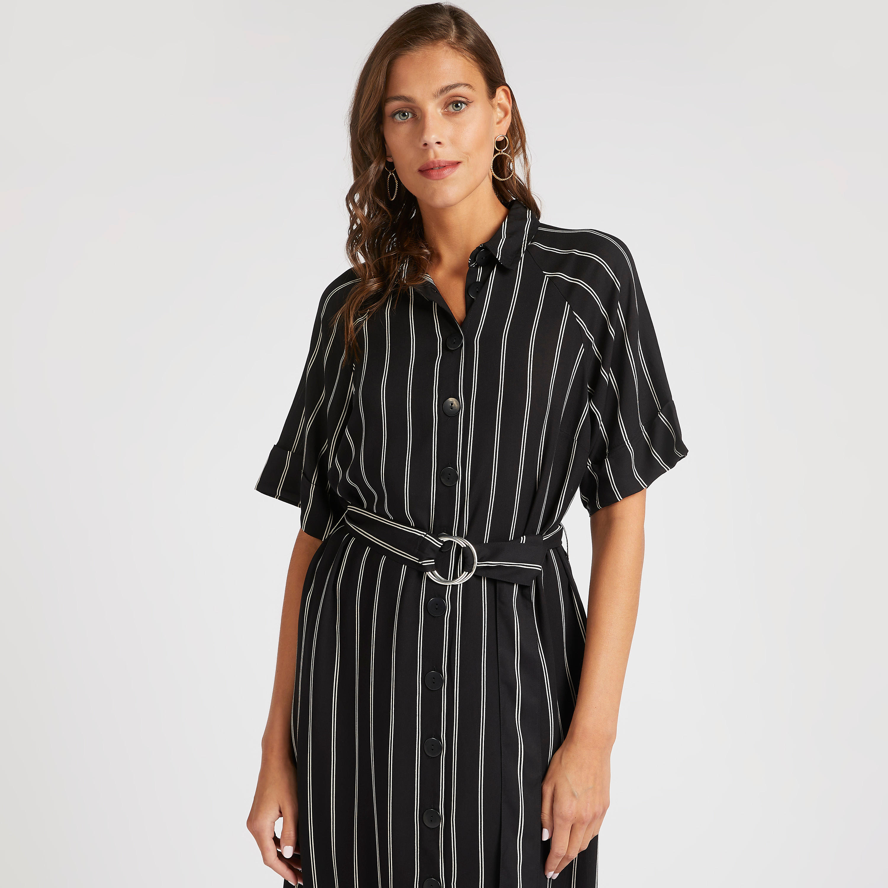 فستان ميدي مقلّم بياقة عادية وأكمام قصيرة-women-clothing-dresses-image-2