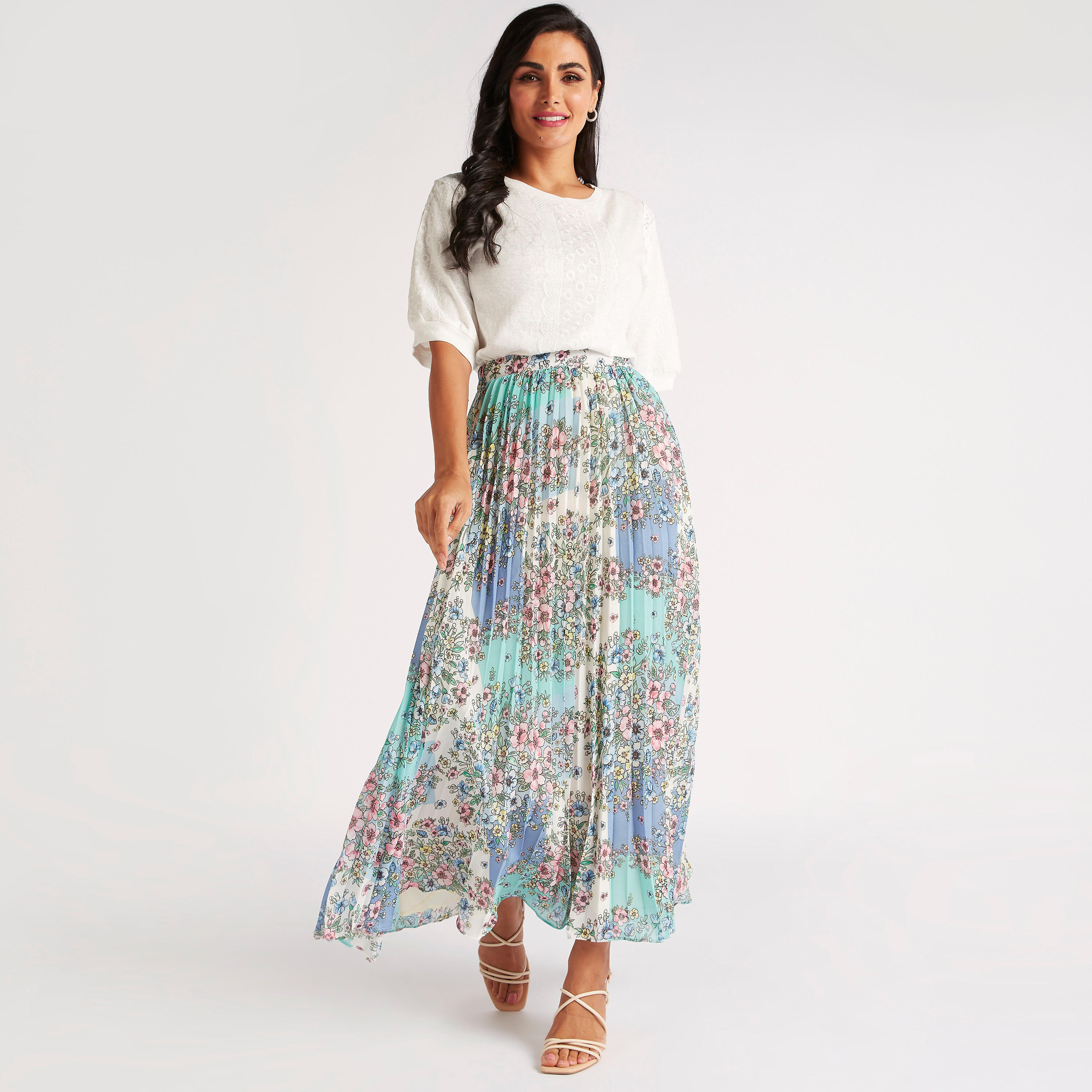 بلوزة مطرّزة بياقة ضيّقة وأكمام قصيرة-women-clothing-shirtsandblouses-blouses-image-4