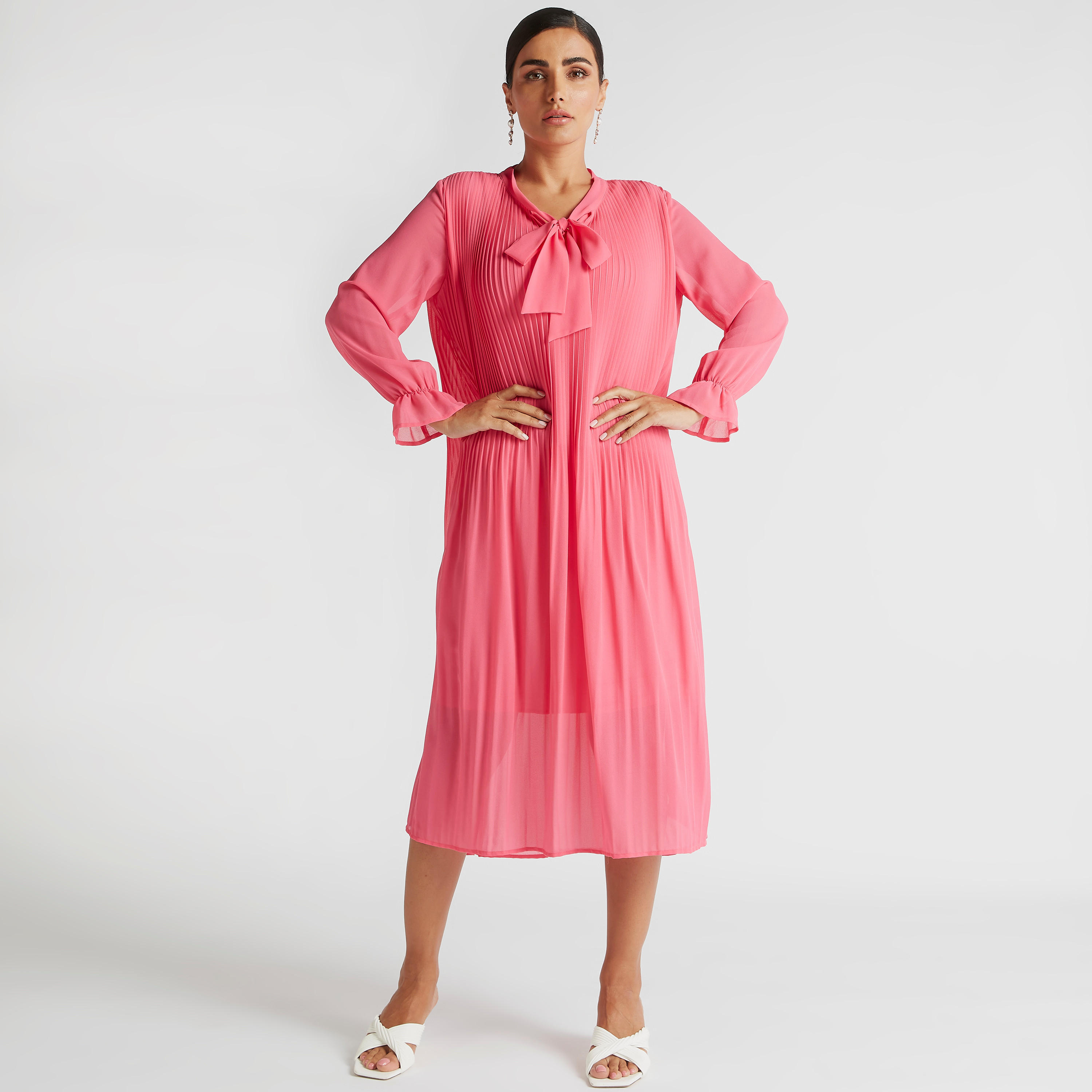 فستان ميدي إيه لاين بكُسرات وياقة رباط وأكمام طويلة-women-clothing-dresses-image-1