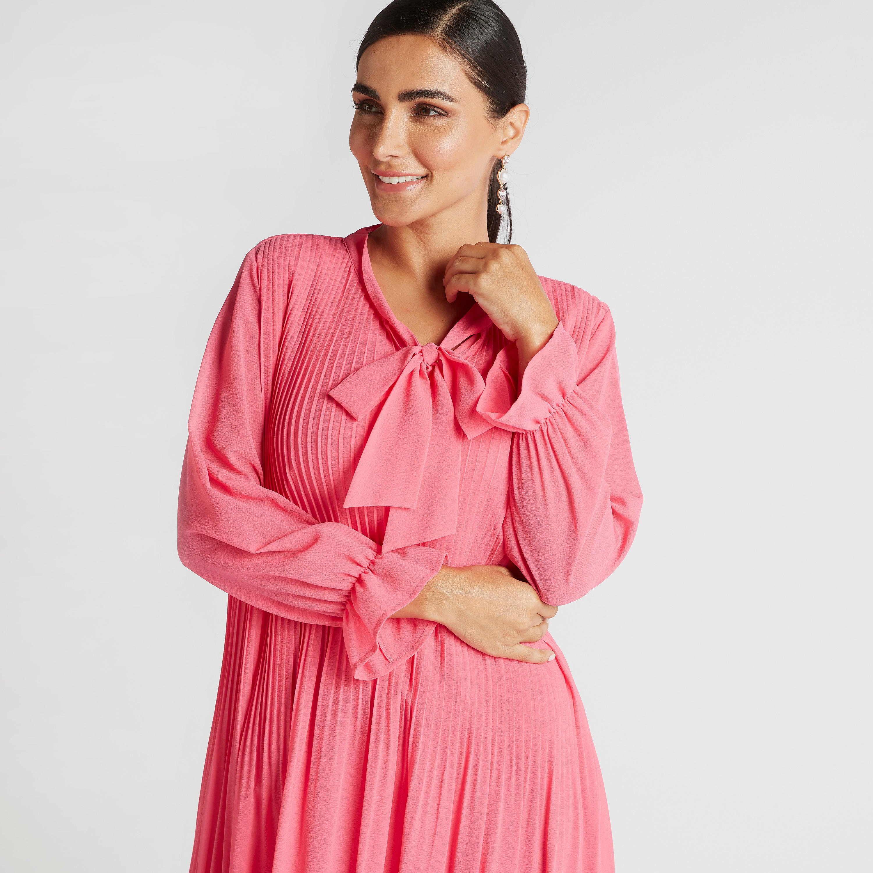 فستان ميدي إيه لاين بكُسرات وياقة رباط وأكمام طويلة-women-clothing-dresses-image-3