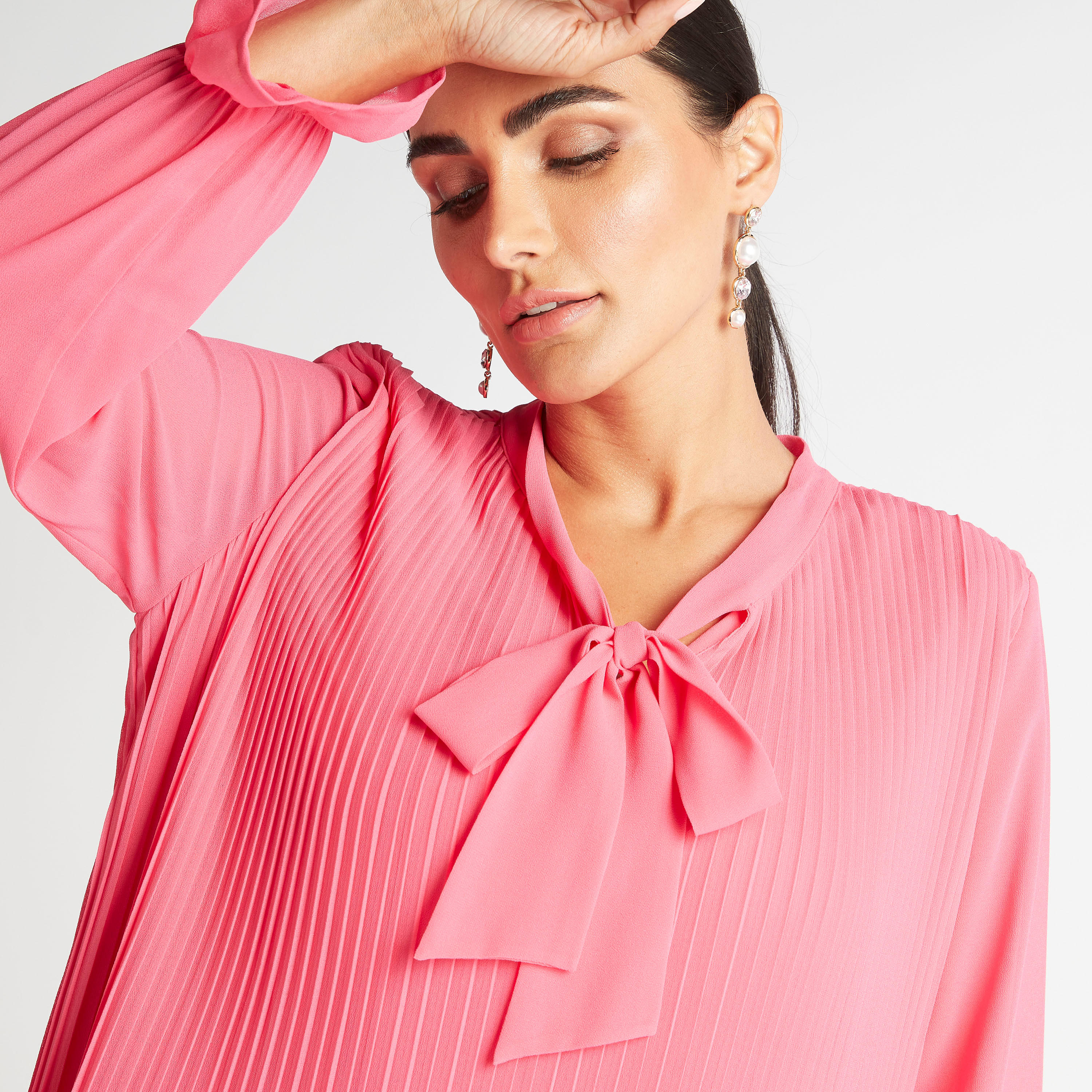 فستان ميدي إيه لاين بكُسرات وياقة رباط وأكمام طويلة-women-clothing-dresses-image-5