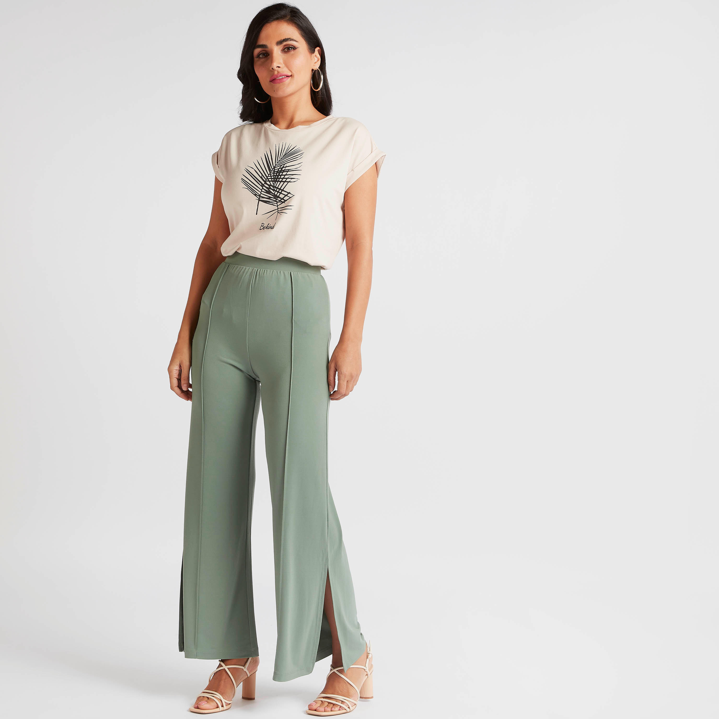تيشيرت بياقة مستديرة وأكمام متمدّدة وطبعات من كابا-women-clothing-tshirts-image-3