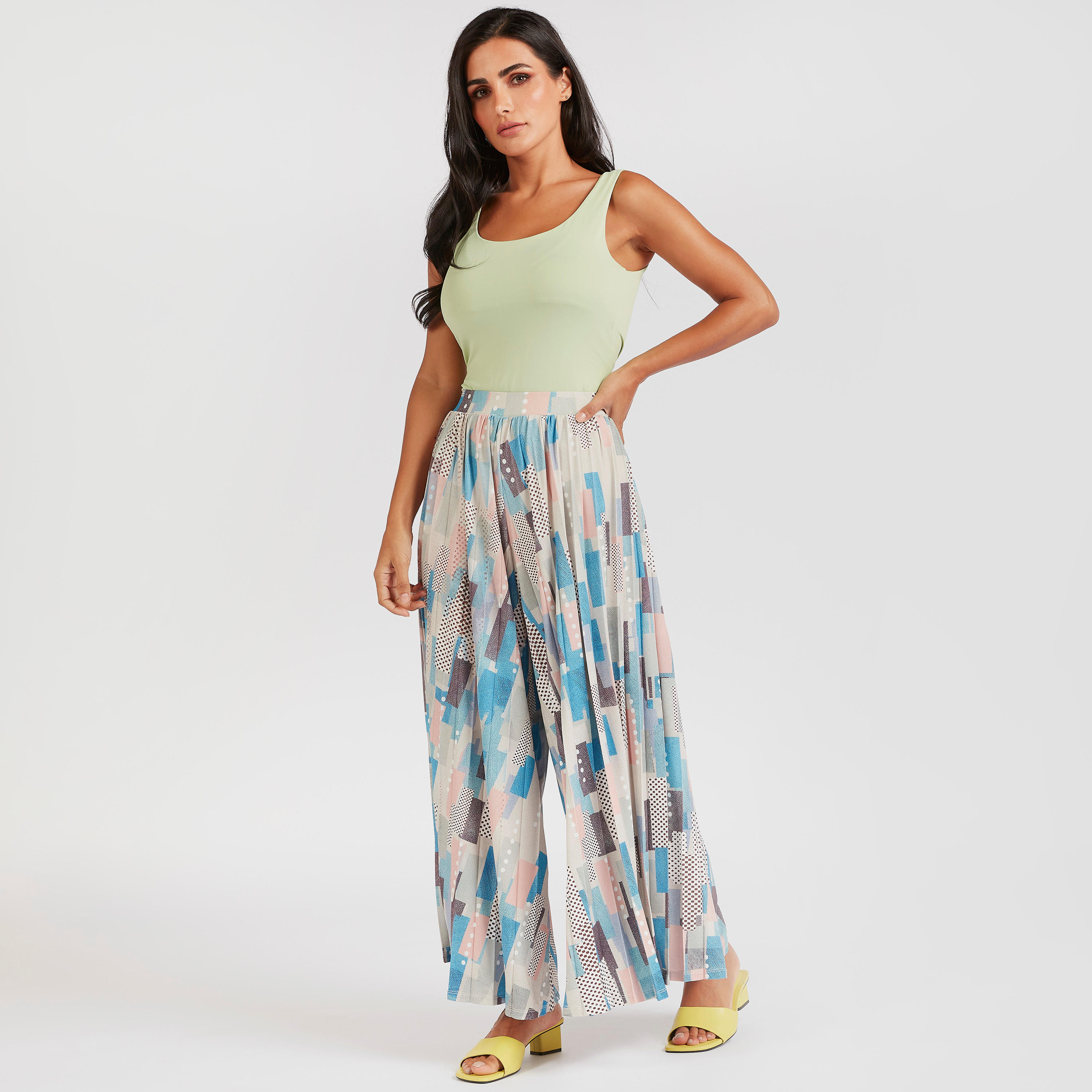 بنطلون بالازو بخصر مطّاطي متوسّط الارتفاع وطبعات-women-clothing-bottoms-trousers-image-3