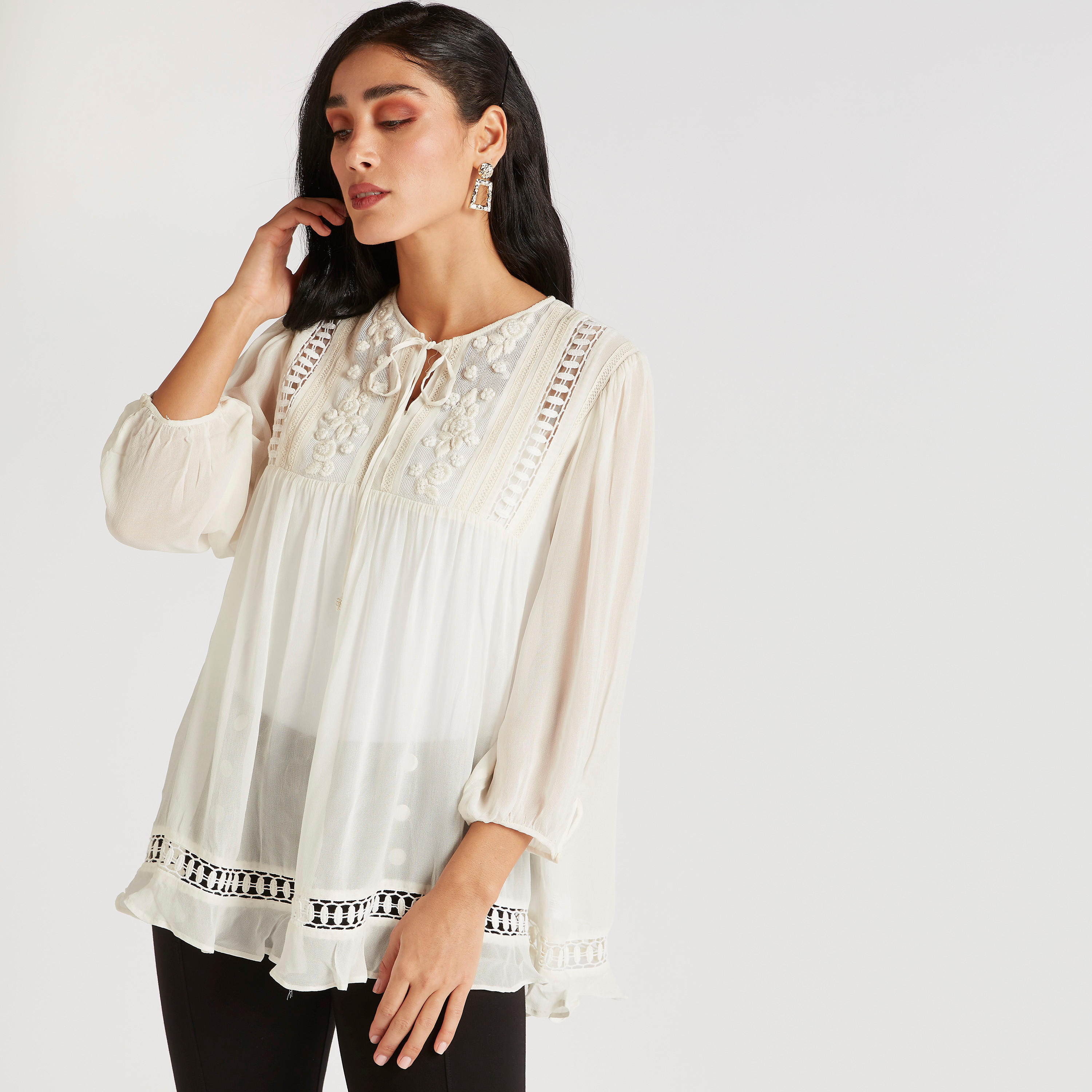 بلوزة مطرّزة بأكمام 3/4 وياقة بأربطة-women-clothing-shirtsandblouses-blouses-image-1