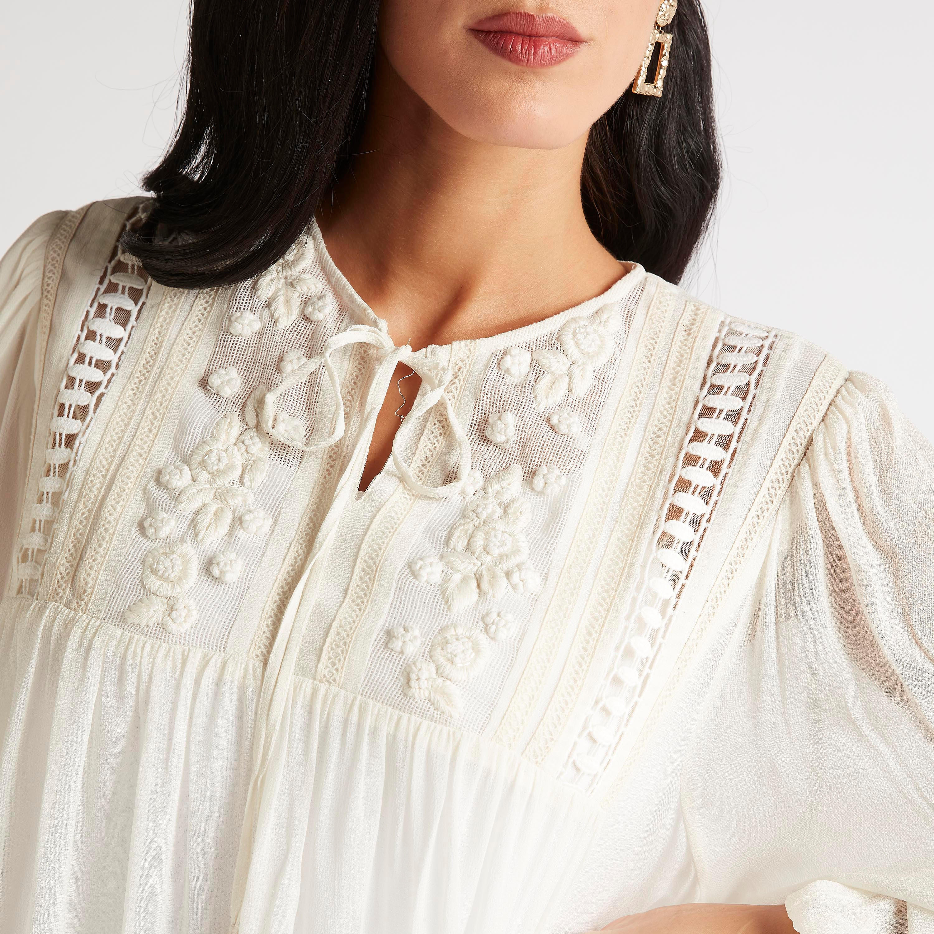بلوزة مطرّزة بأكمام 3/4 وياقة بأربطة-women-clothing-shirtsandblouses-blouses-image-3