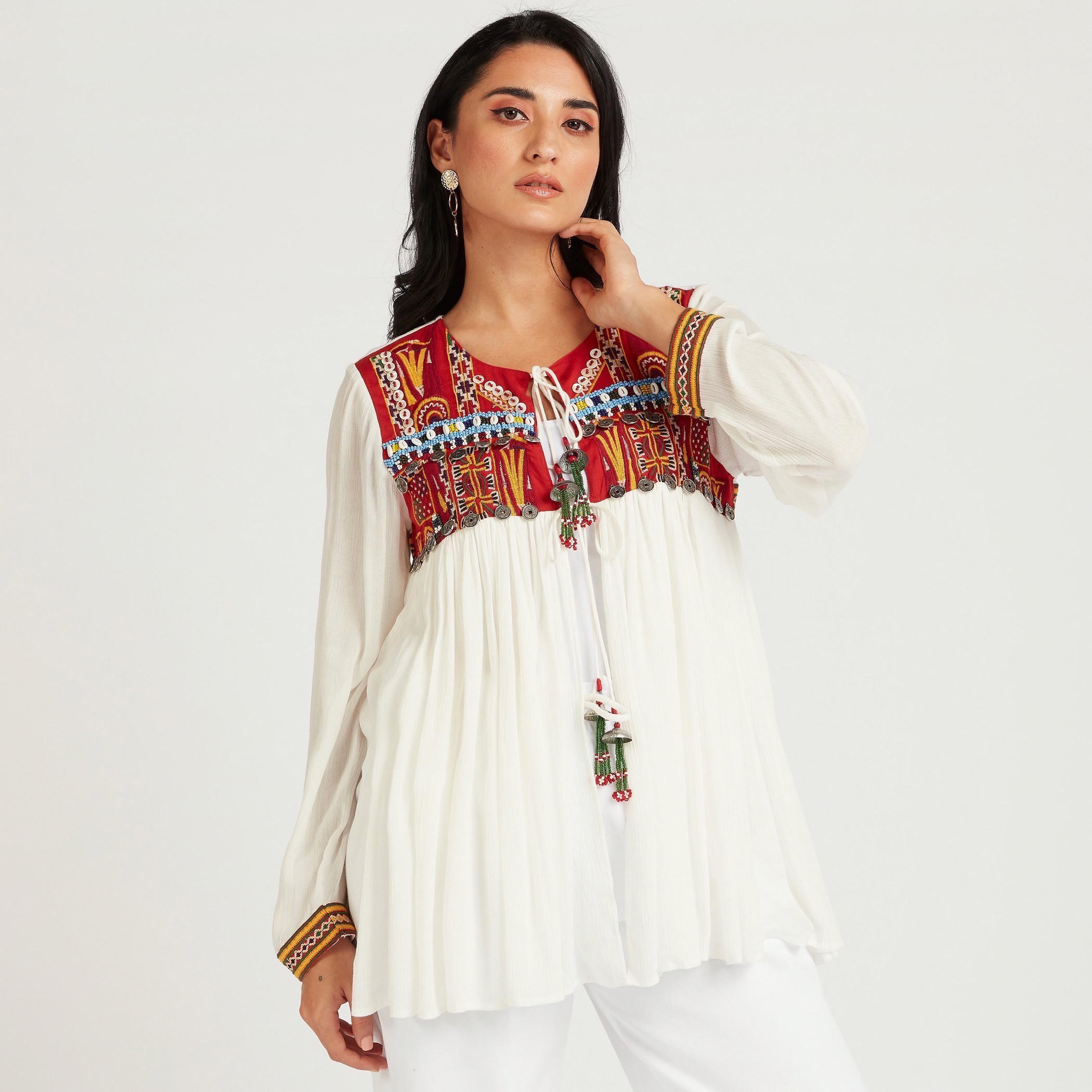 بلوزة مطرّزة بياقة عالية وأكمام طويلة-women-clothing-shirtsandblouses-blouses-image-1