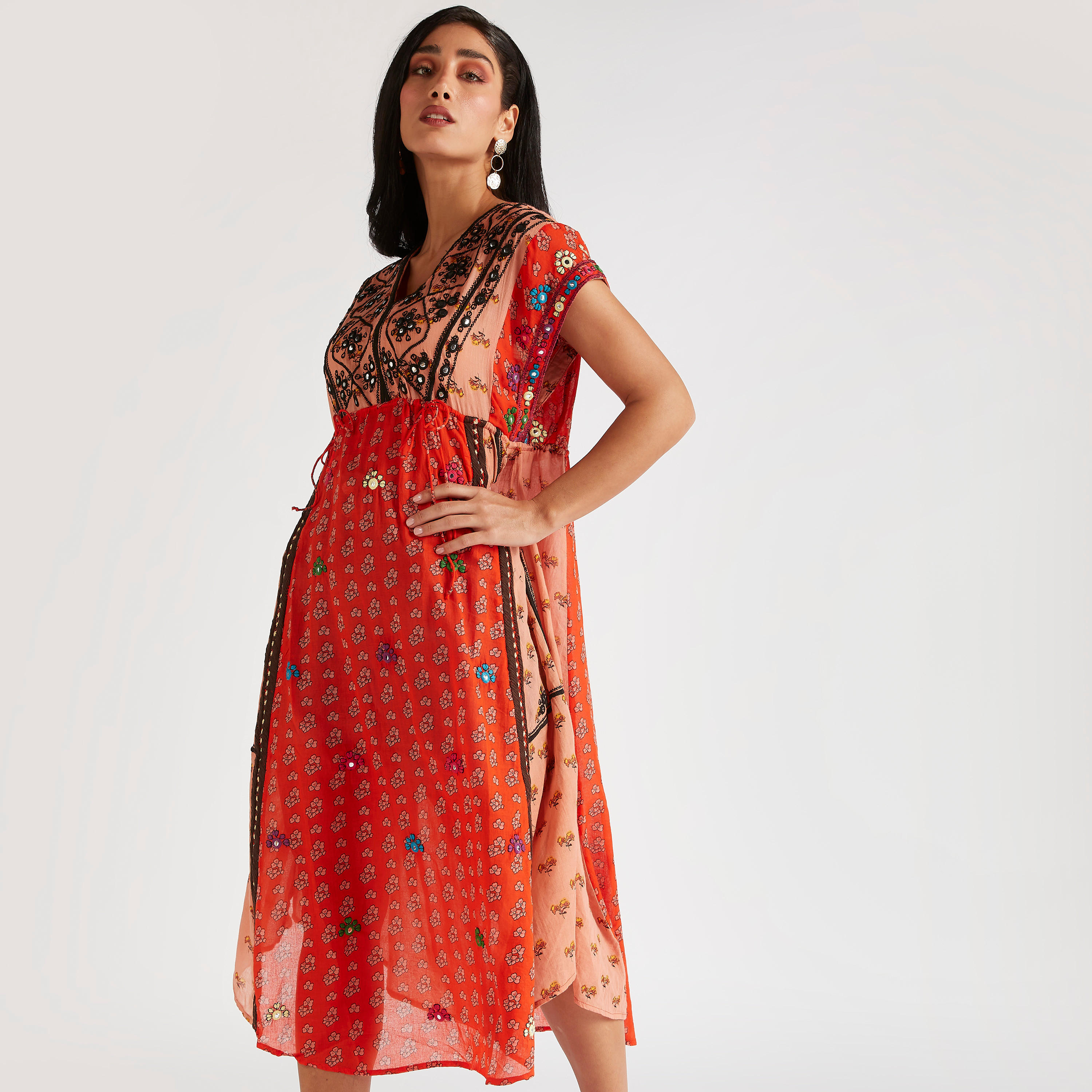 فستان ميدي إيه لاين بطبعات وياقة v وأكمام كاب-women-clothing-dresses-image-6
