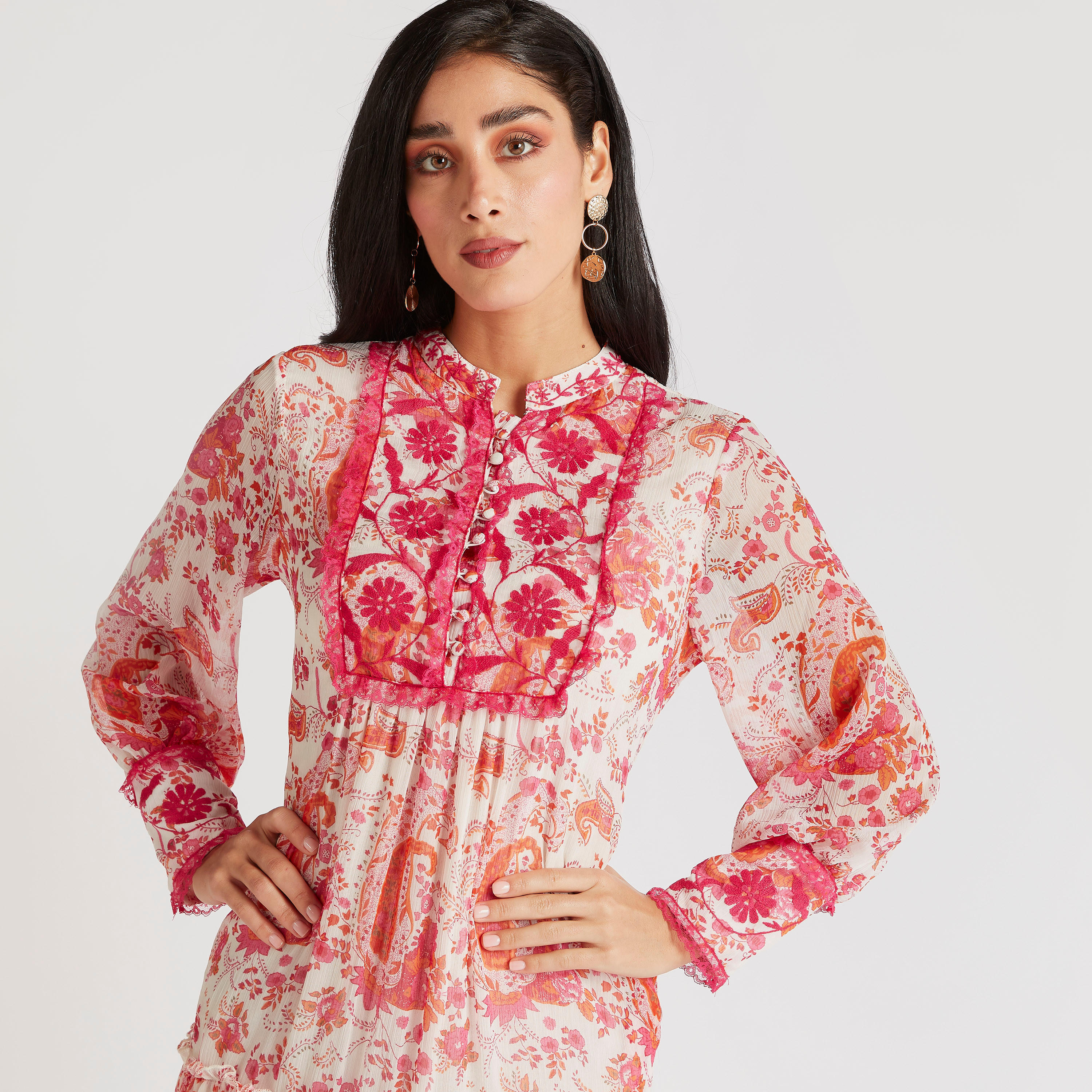 فستان إيه لاين طويل بياقة ماندارين وطبعات بيزلي وتفاصيل دانتيل-women-clothing-dresses-image-3