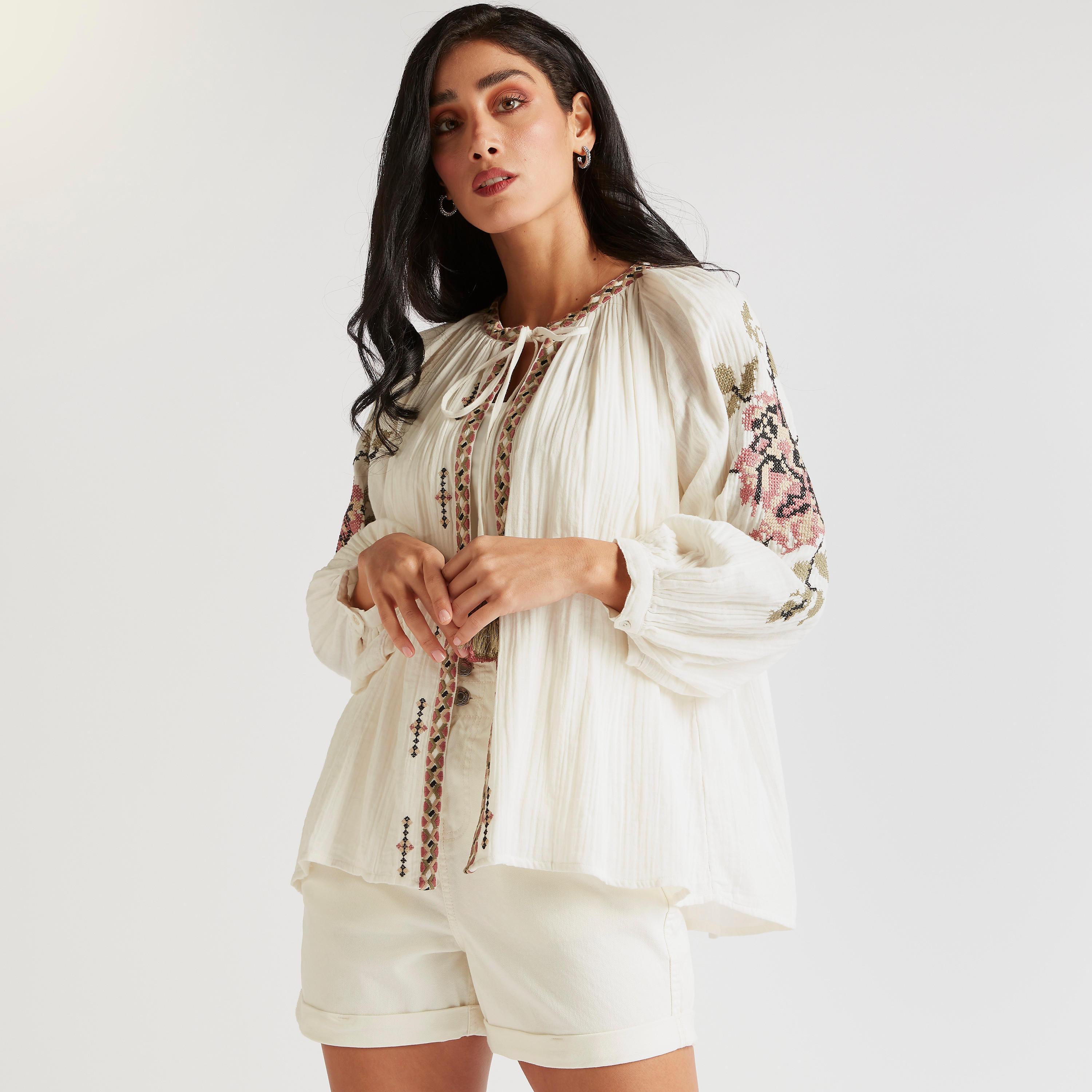 بلوزة مطرزة بأكمام طويلة وربطة عنق-women-clothing-shirtsandblouses-blouses-image-1