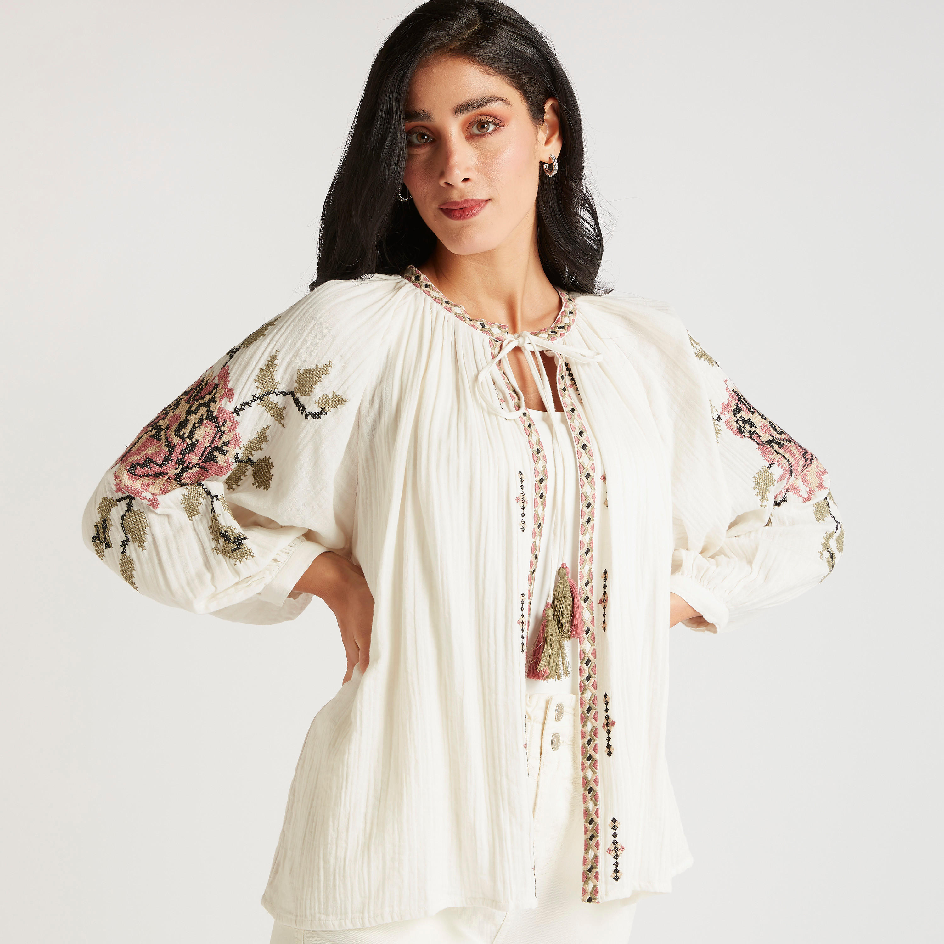 بلوزة مطرزة بأكمام طويلة وربطة عنق-women-clothing-shirtsandblouses-blouses-image-6