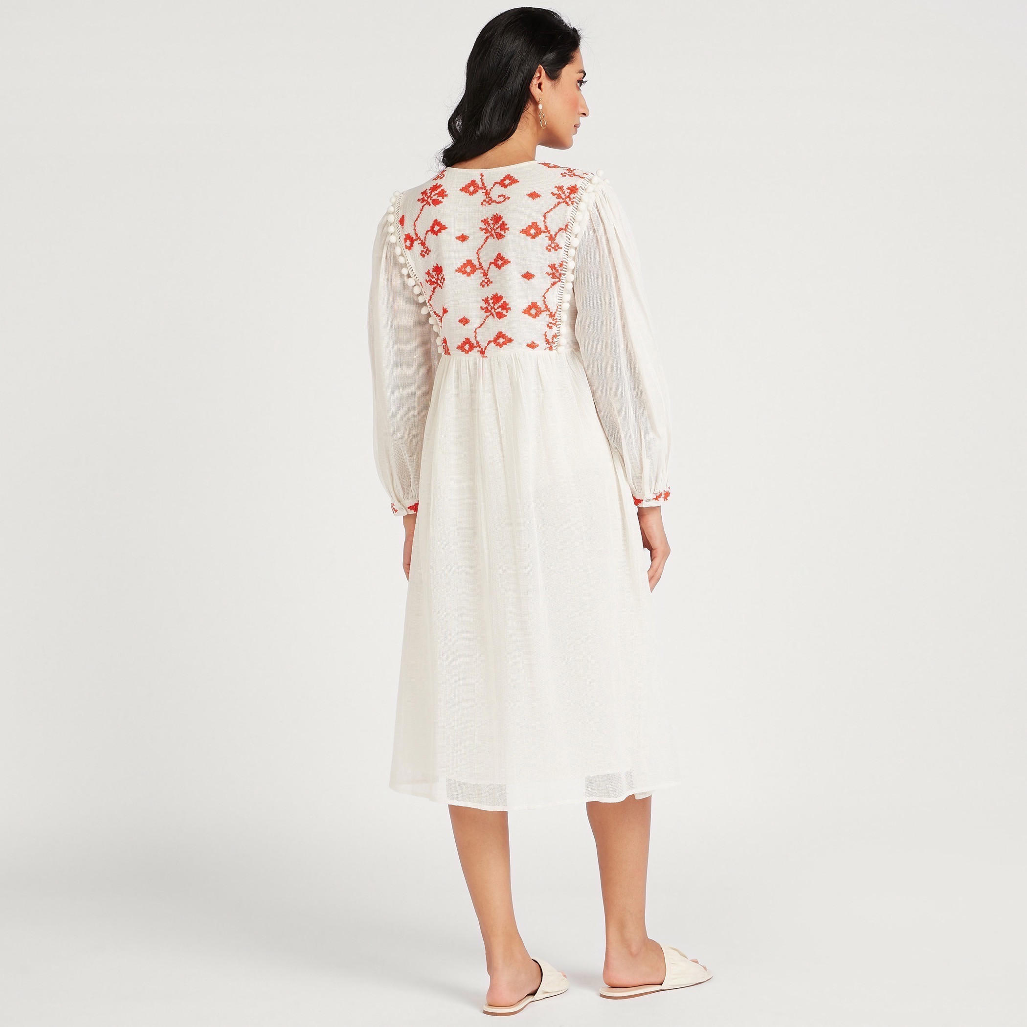 فستان ميدي إيه لاين مطرز بياقة V وأكمام طويلة-women-clothing-dresses-image-4