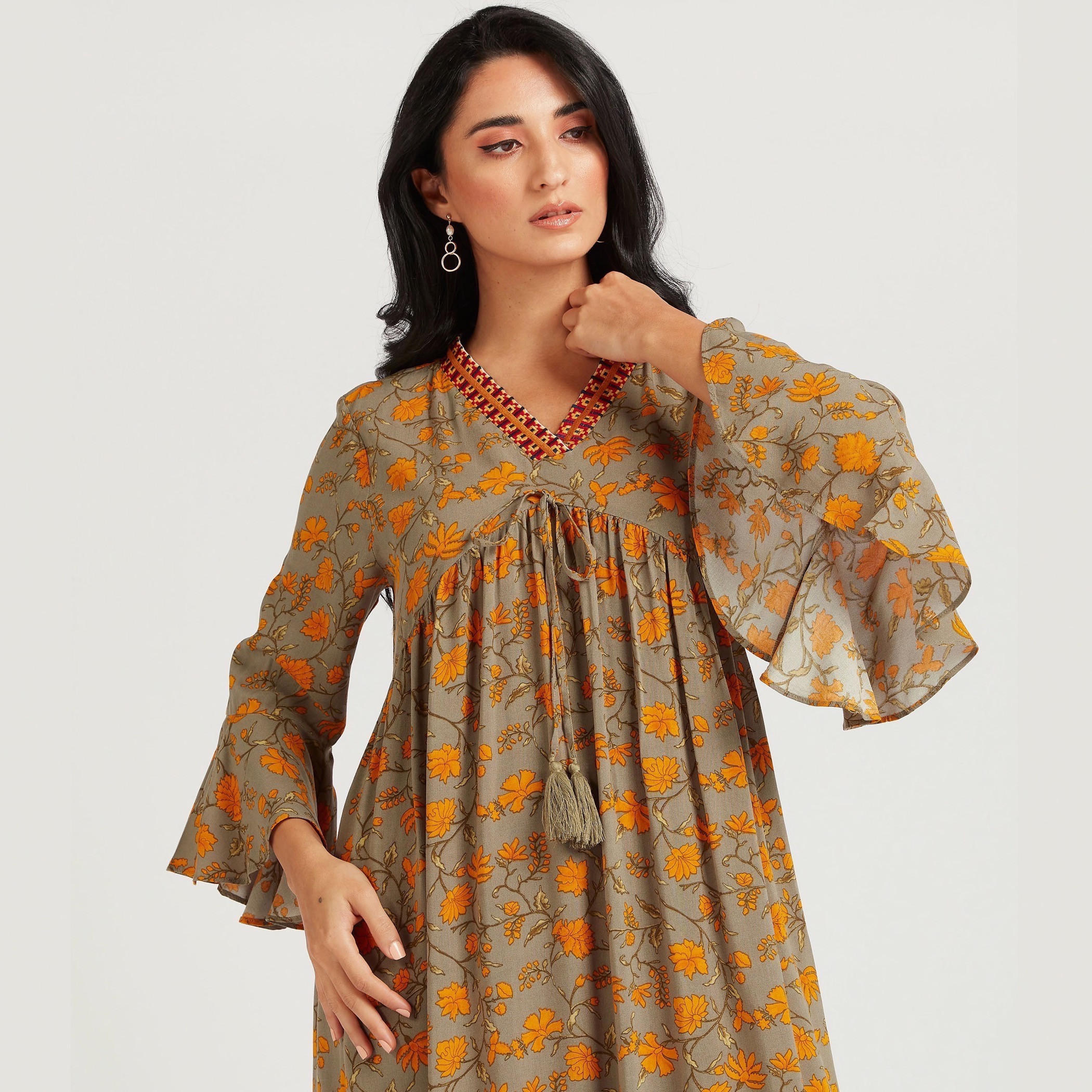 فستان طويل بحوّاف غير مستوية وأكمام واسعة وطبعات زهرية-women-clothing-dresses-image-6