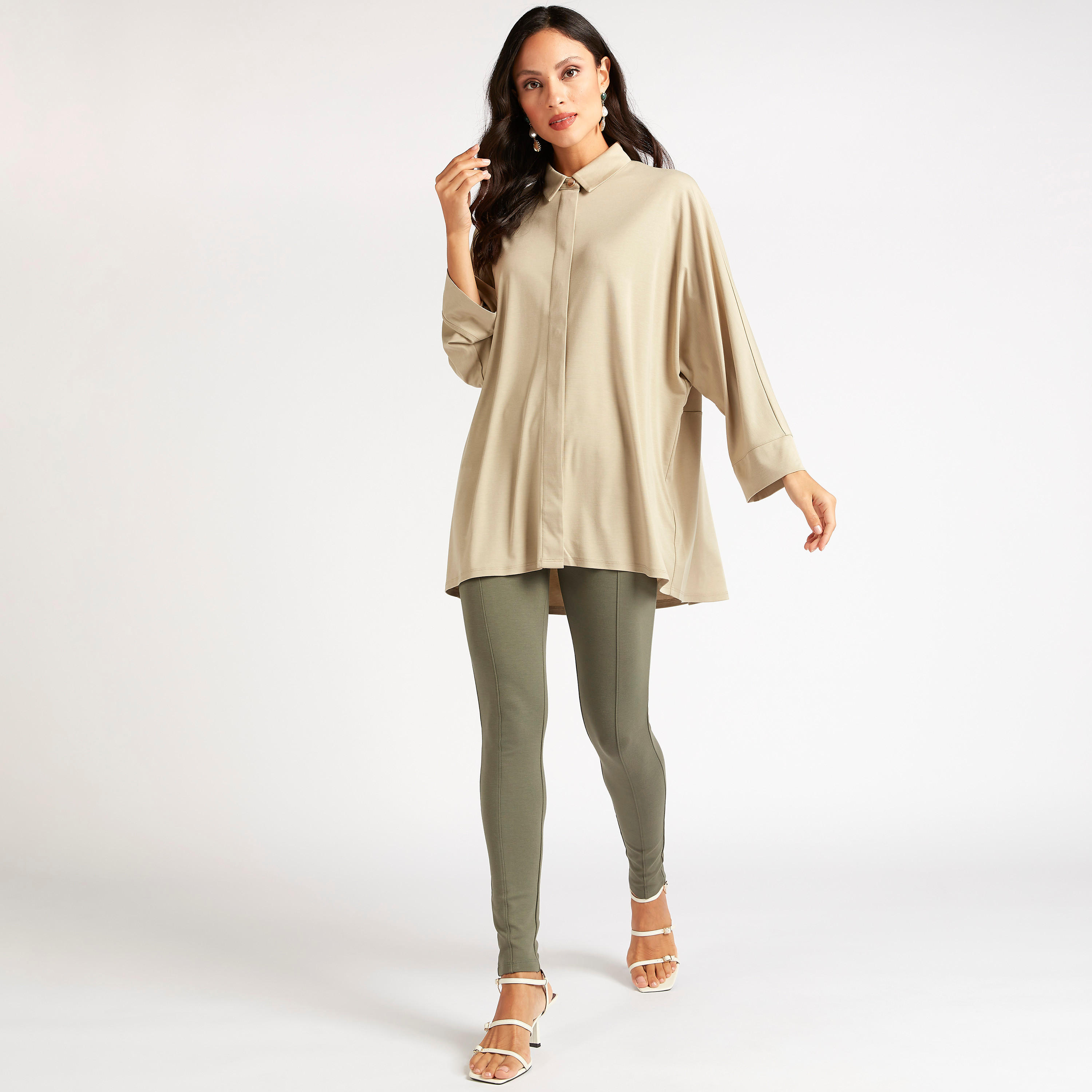 قميص سادة بأكمام طويلة وياقة عادية-women-clothing-shirtsandblouses-shirts-image-4