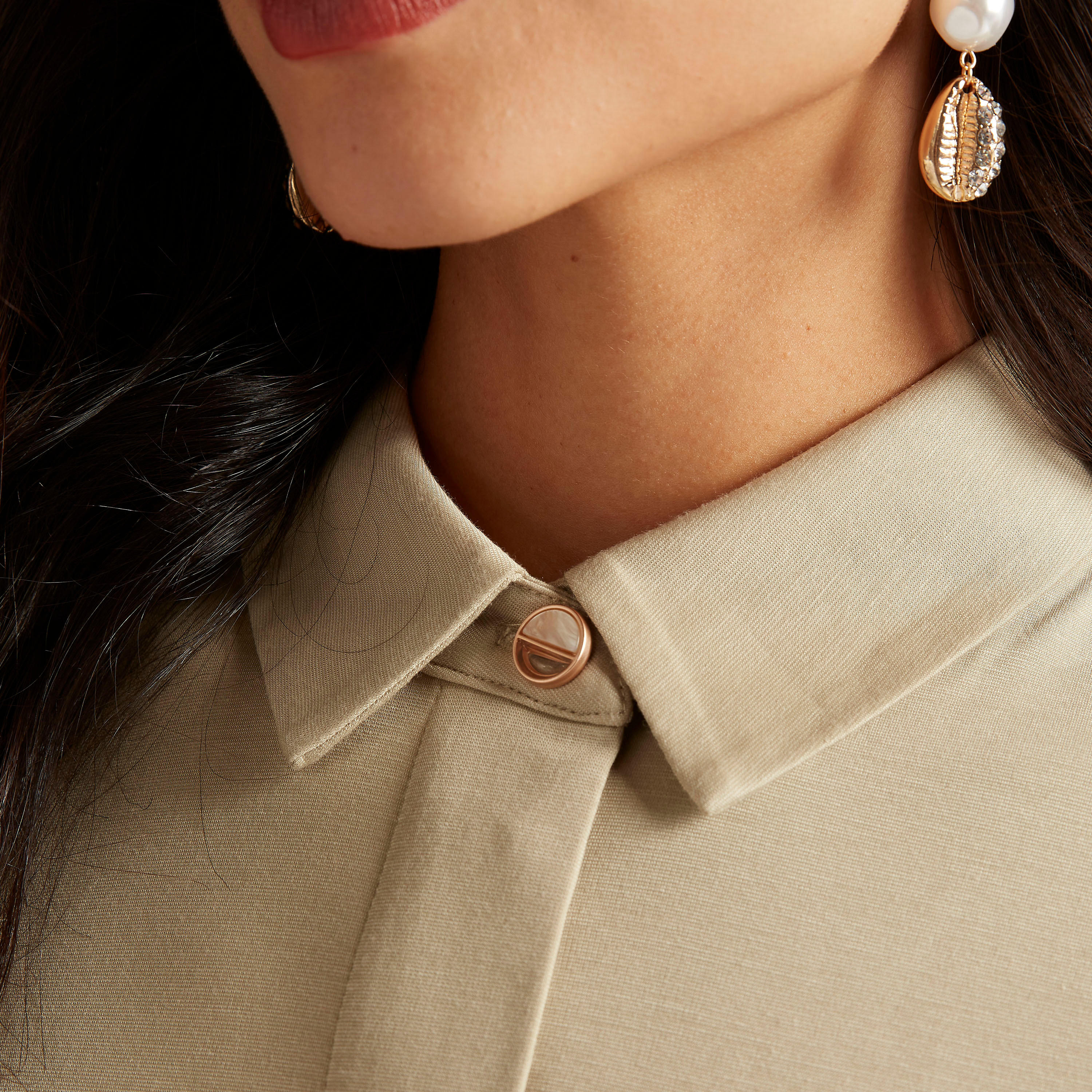 قميص سادة بأكمام طويلة وياقة عادية-women-clothing-shirtsandblouses-shirts-image-3
