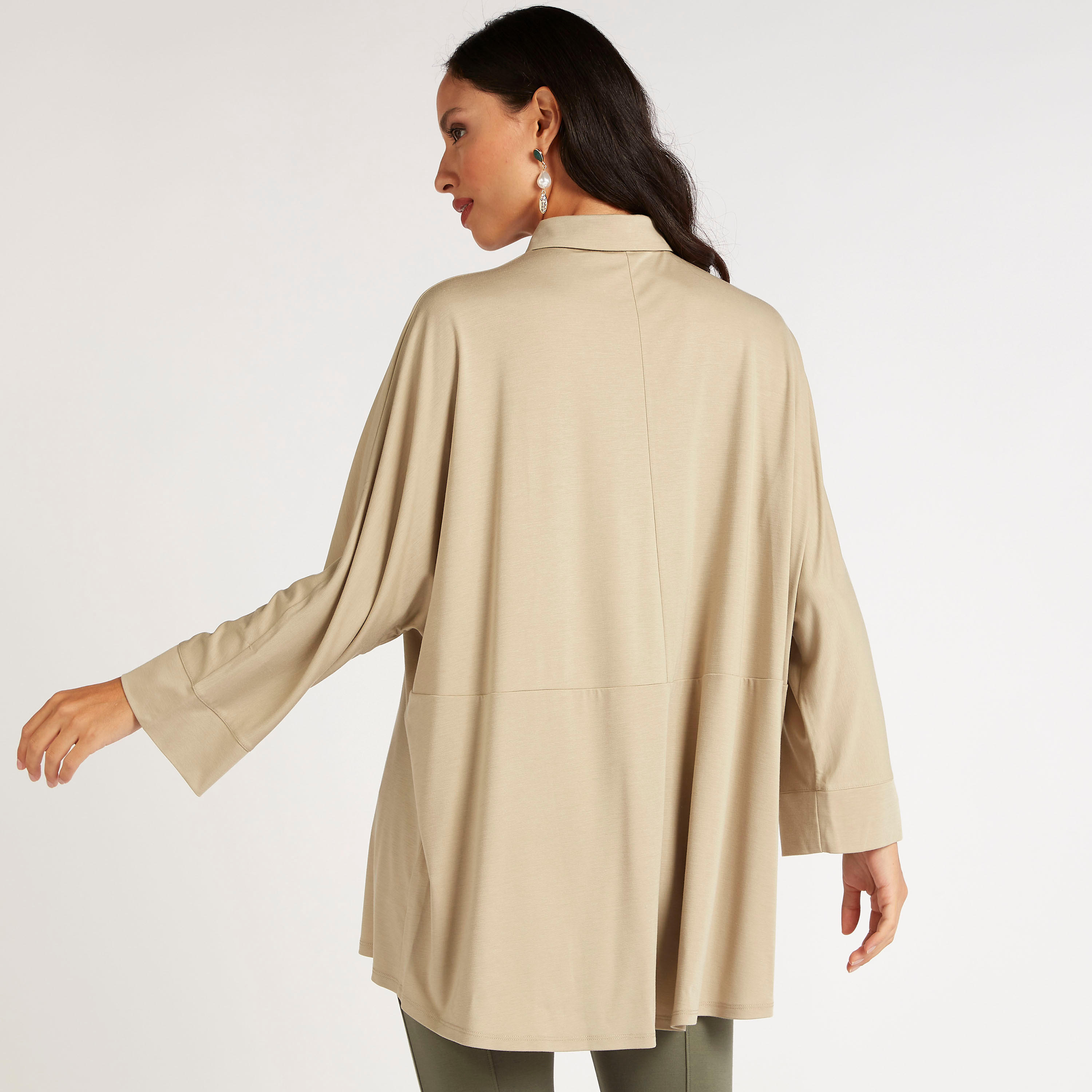 قميص سادة بأكمام طويلة وياقة عادية-women-clothing-shirtsandblouses-shirts-image-2