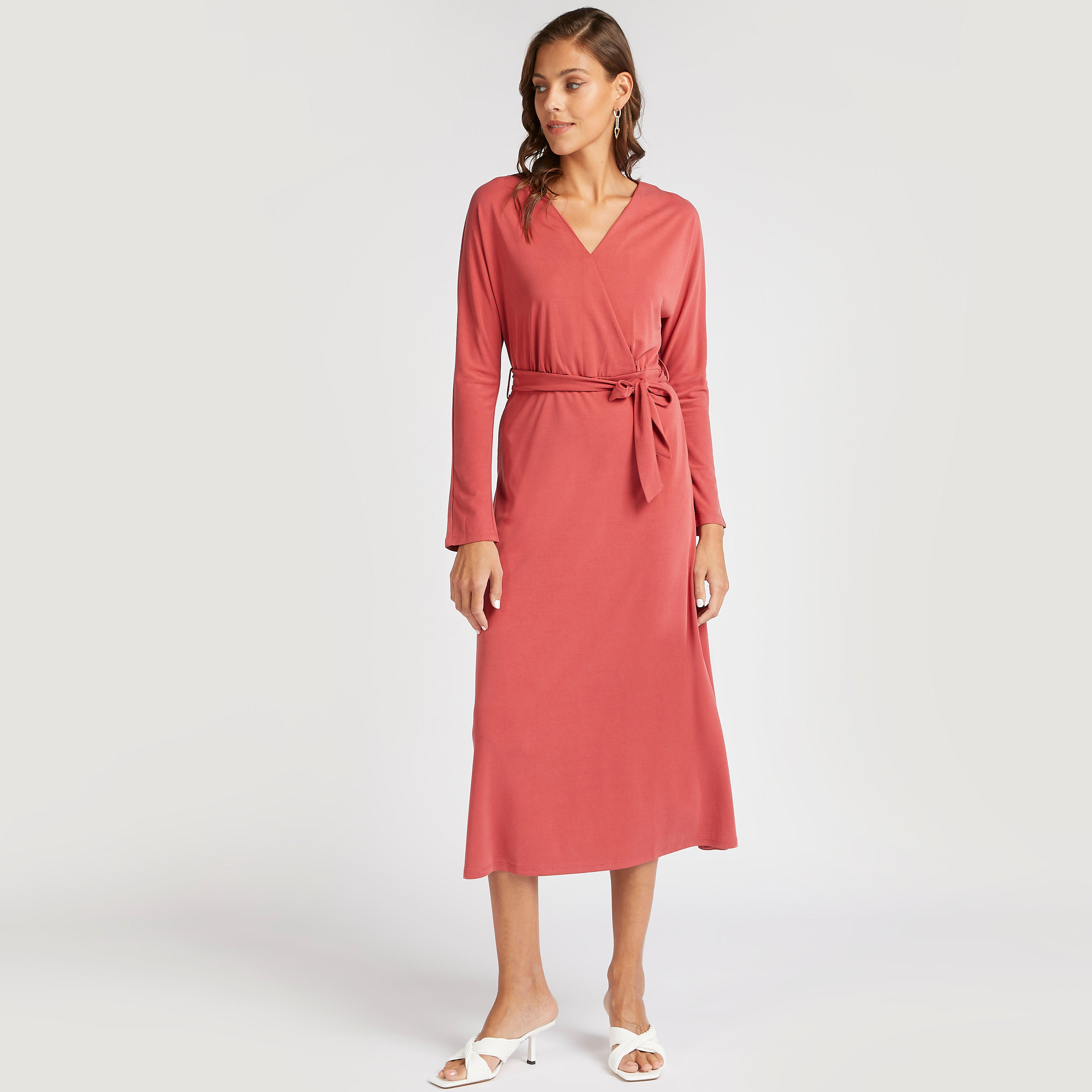فستان ميدي ملفوف سادة بأكمام طويلة وحزام-women-clothing-dresses-image-4
