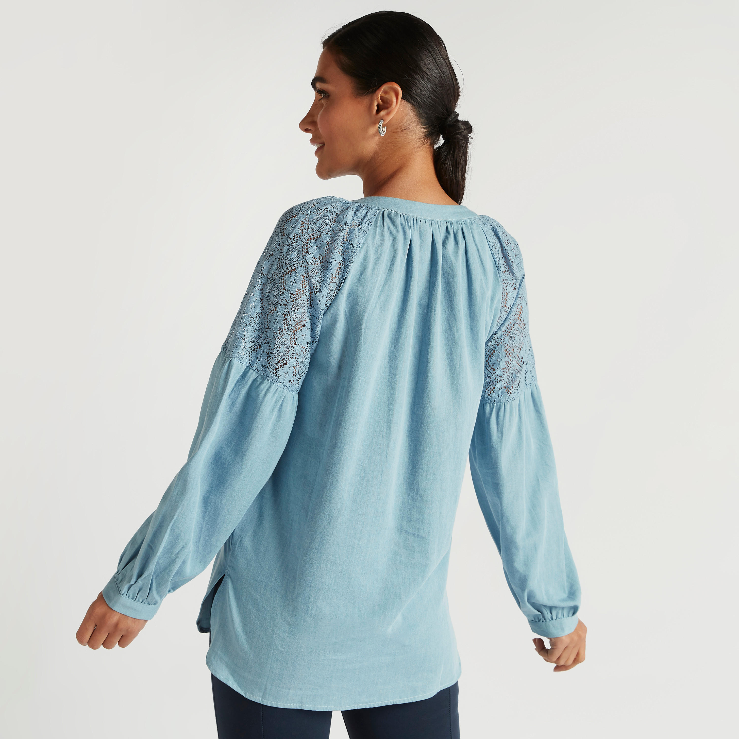 بلوزة مطرّزة بأكمام طويلة وياقة ماندرين-women-clothing-shirtsandblouses-blouses-image-4