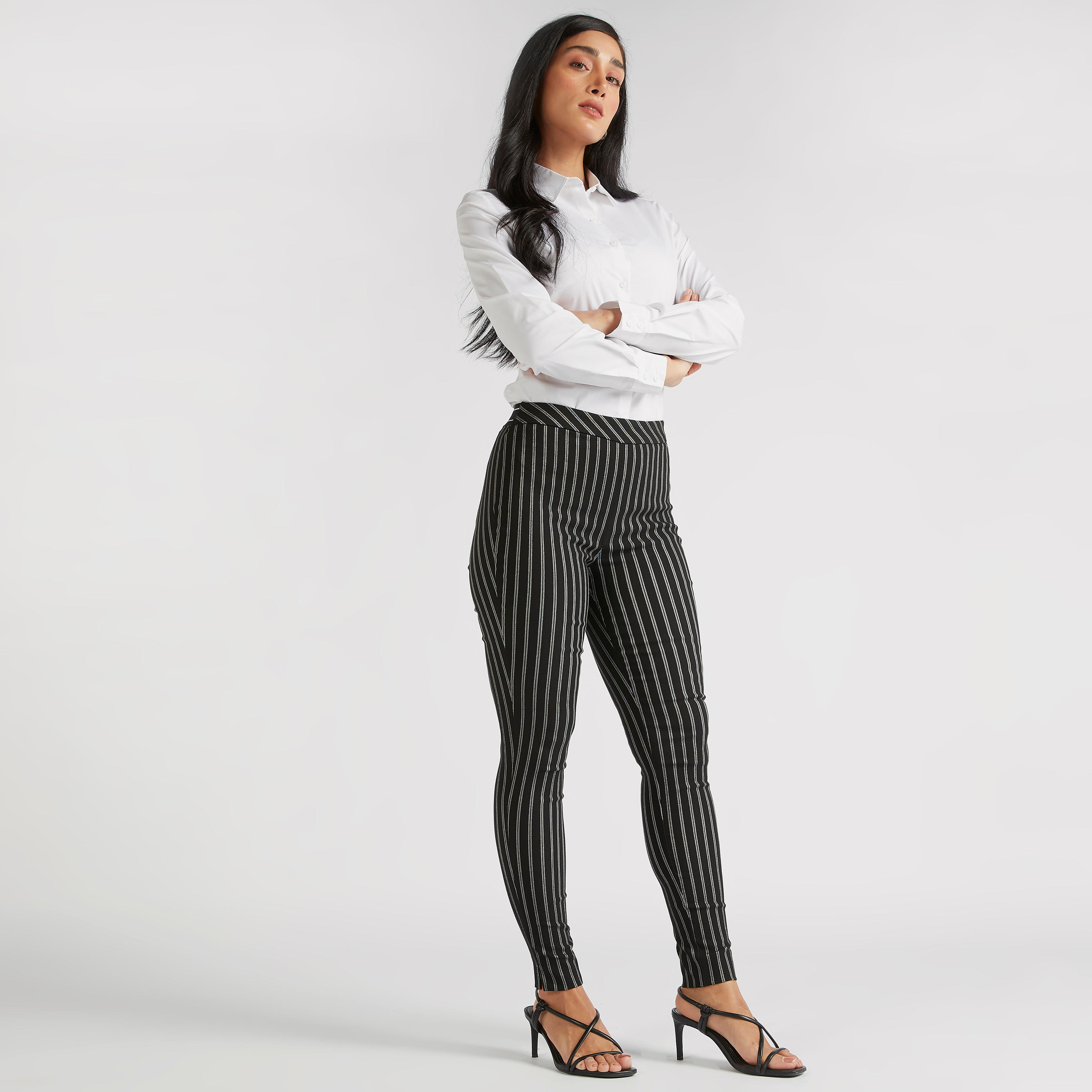 بنطلون تريقنز مخطط بخصر متوسّط الارتفاع بسحّاب إغلاق وخصر نصف مطّاطي-women-clothing-bottoms-trousers-image-2