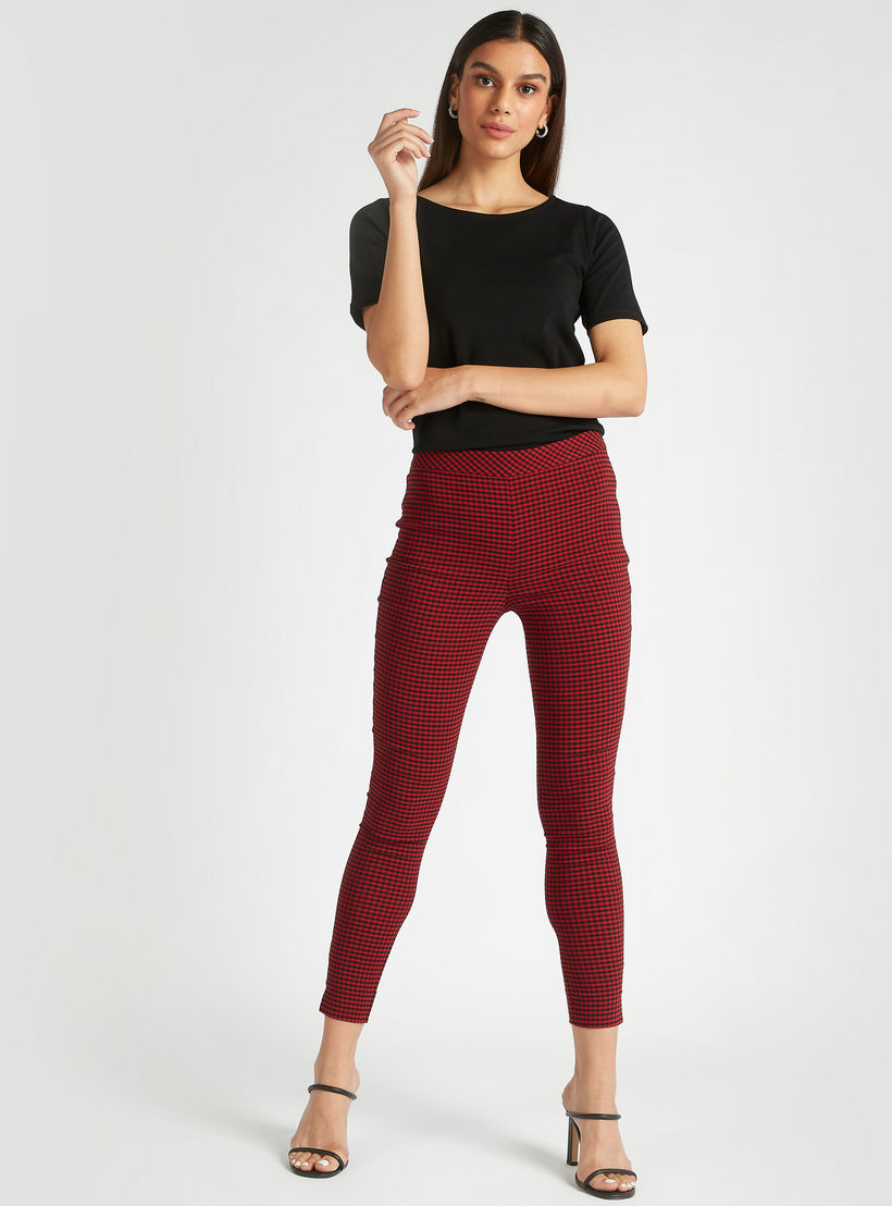 بنطلون تريقنز كاروهات بخصر متوسّط الارتفاع بسحّاب إغلاق وخصر مطّاطي-women-clothing-bottoms-trousers-image-2