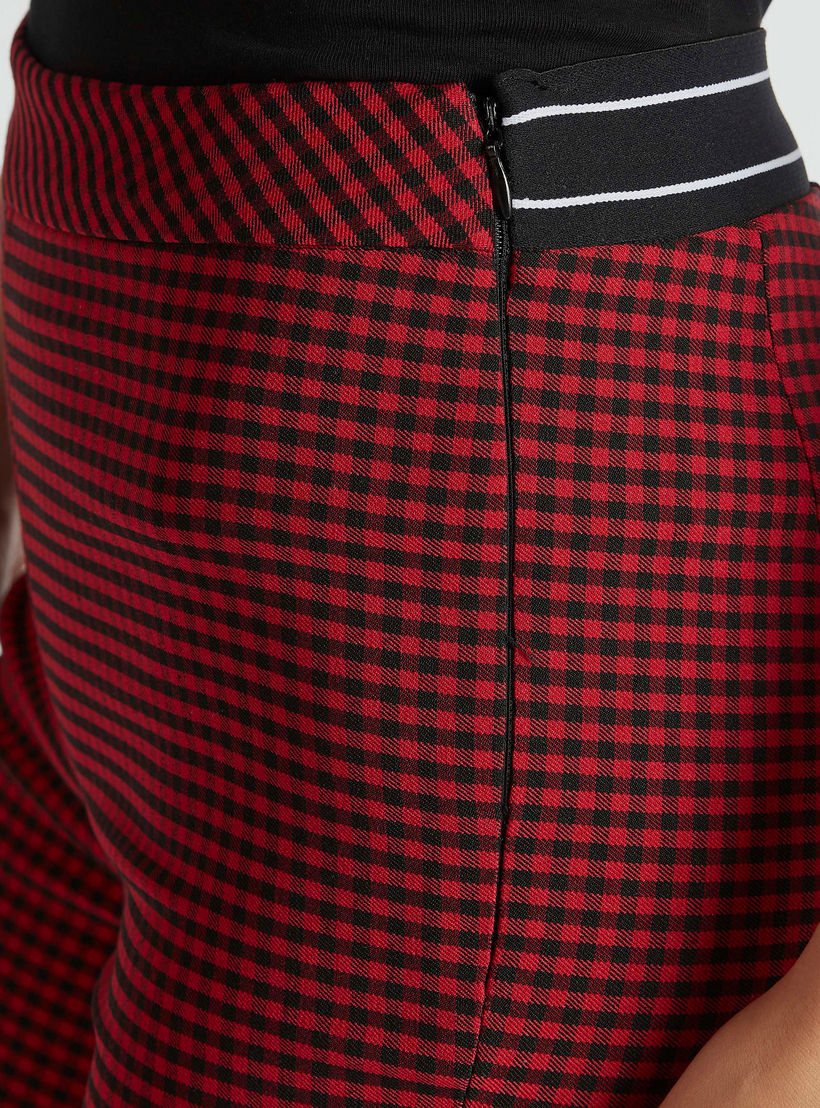 بنطلون تريقنز كاروهات بخصر متوسّط الارتفاع بسحّاب إغلاق وخصر مطّاطي-women-clothing-bottoms-trousers-image-3