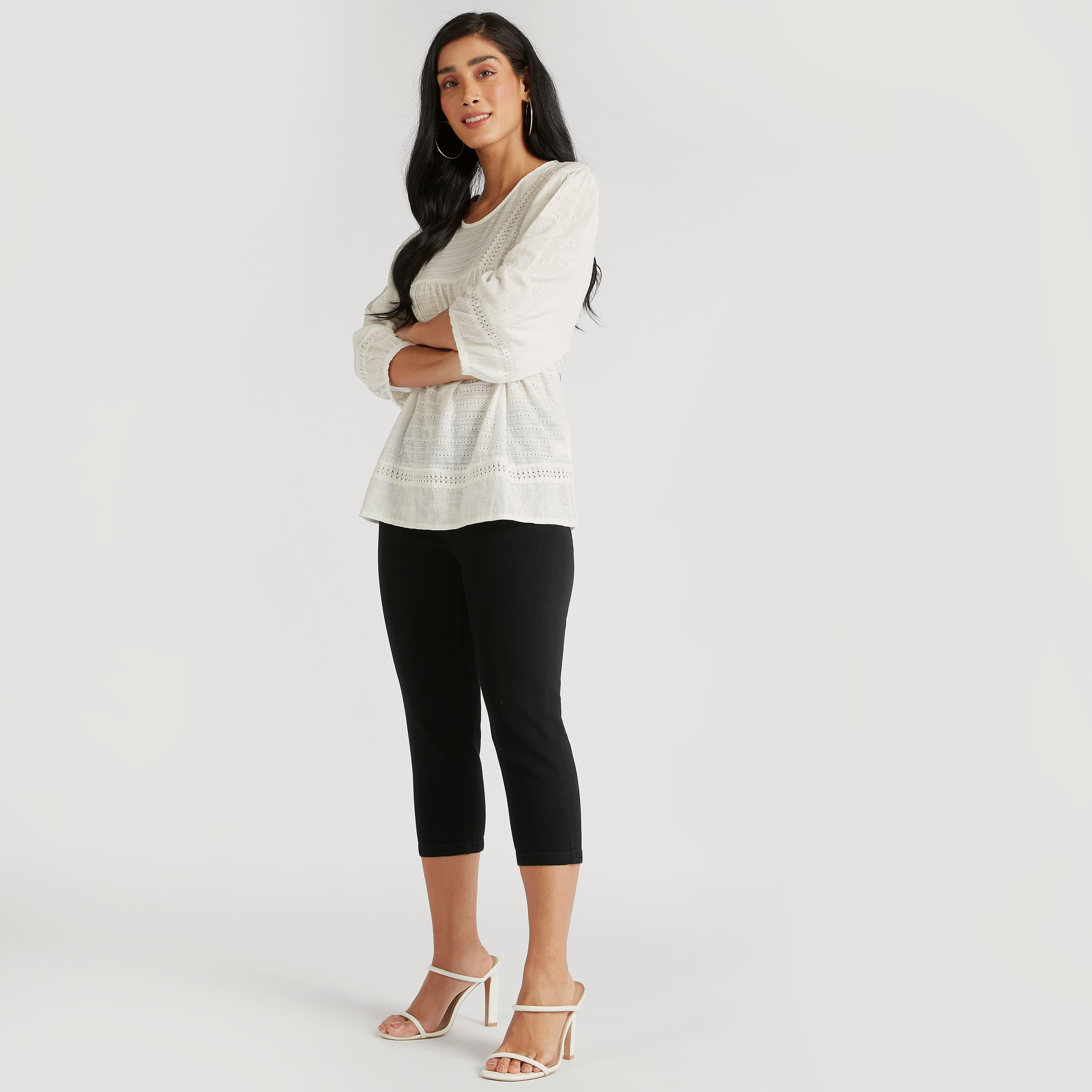 Solid Mid-Rise Capri Jeans with Pockets and Distressed Detail-women-clothing-bottoms-jeans-image-2