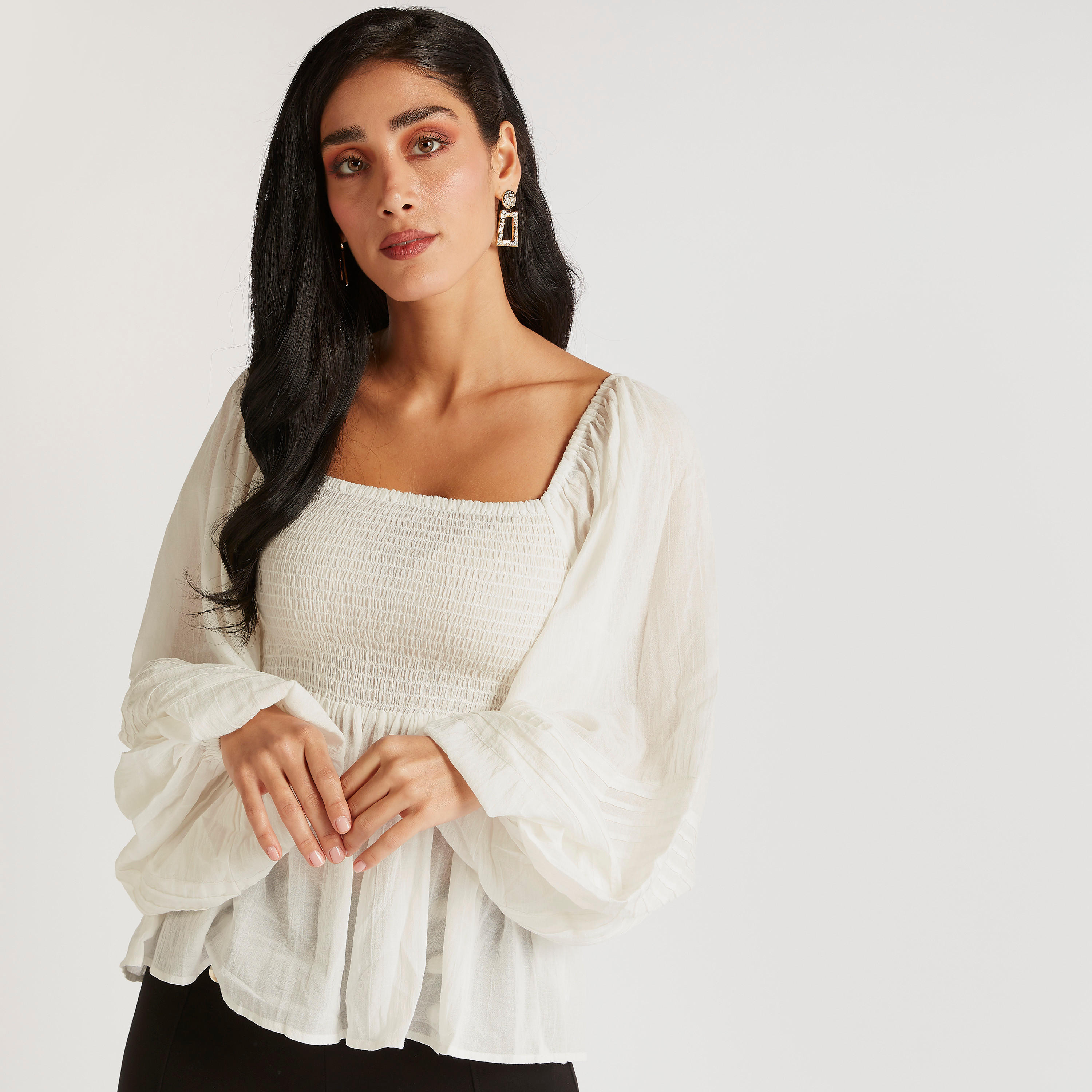 بلوزة مطرزة بياقة مربعة مع أكمام عريضة-women-clothing-shirtsandblouses-blouses-image-1