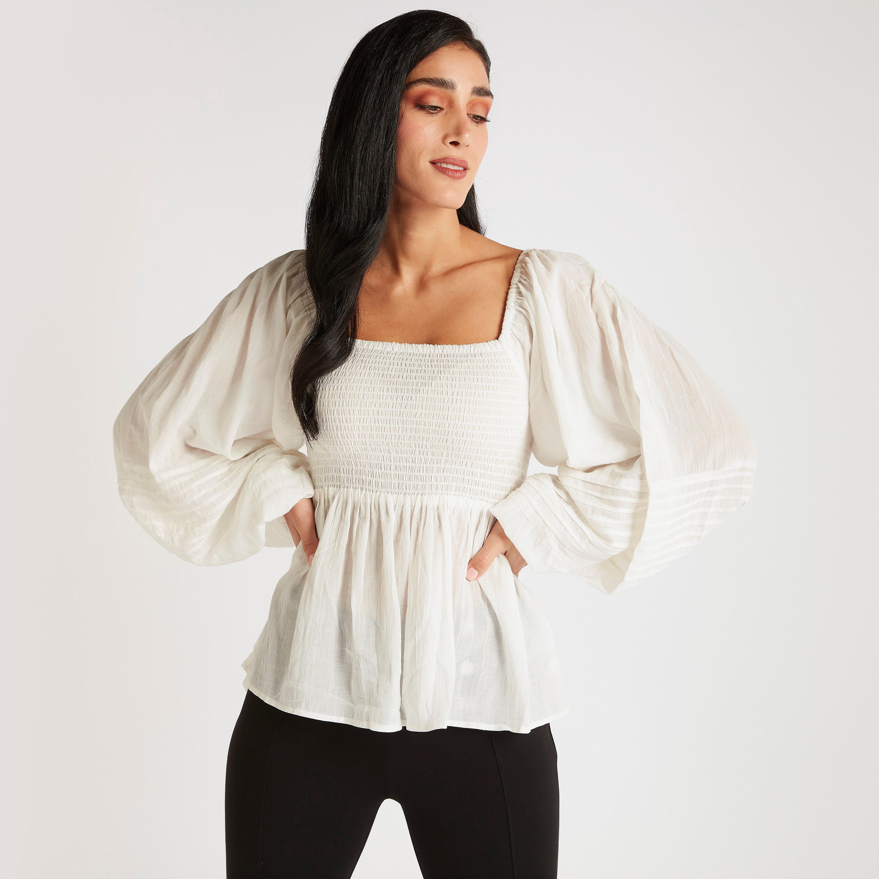 بلوزة مطرزة بياقة مربعة مع أكمام عريضة-women-clothing-shirtsandblouses-blouses-image-5
