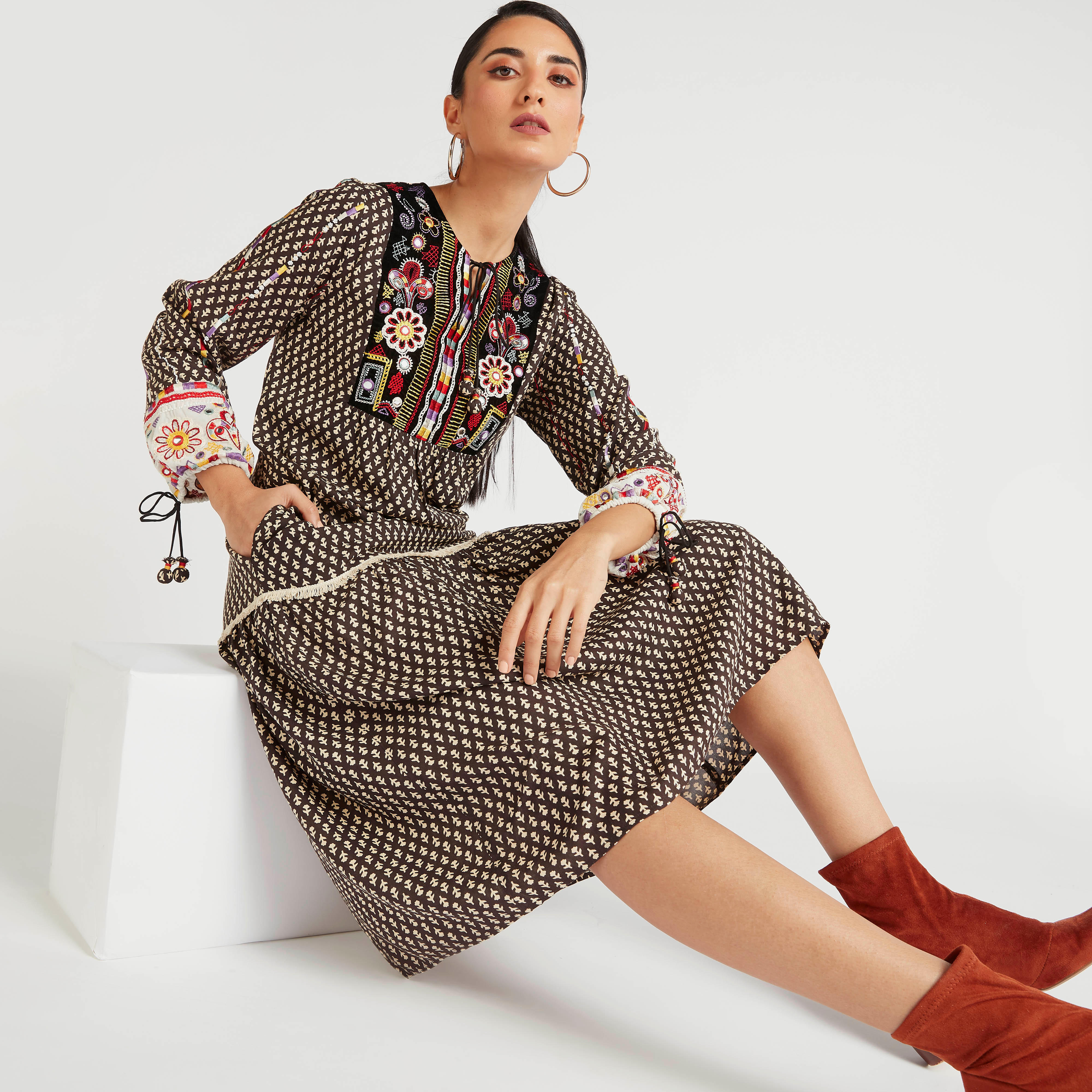 فستان ميدي إيه لاين مطرّز بطبعات-women-clothing-dresses-image-6