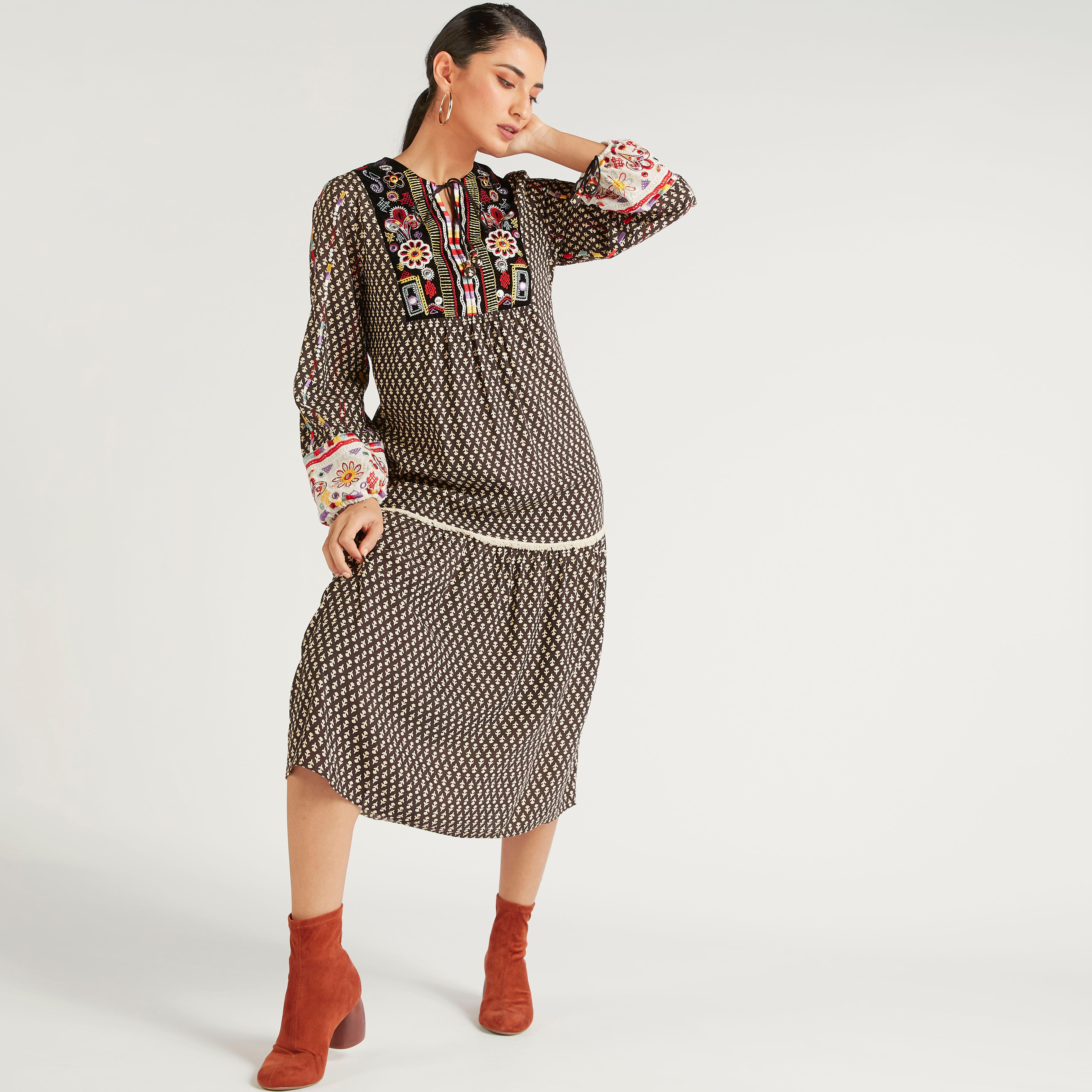 فستان ميدي إيه لاين مطرّز بطبعات-women-clothing-dresses-image-5
