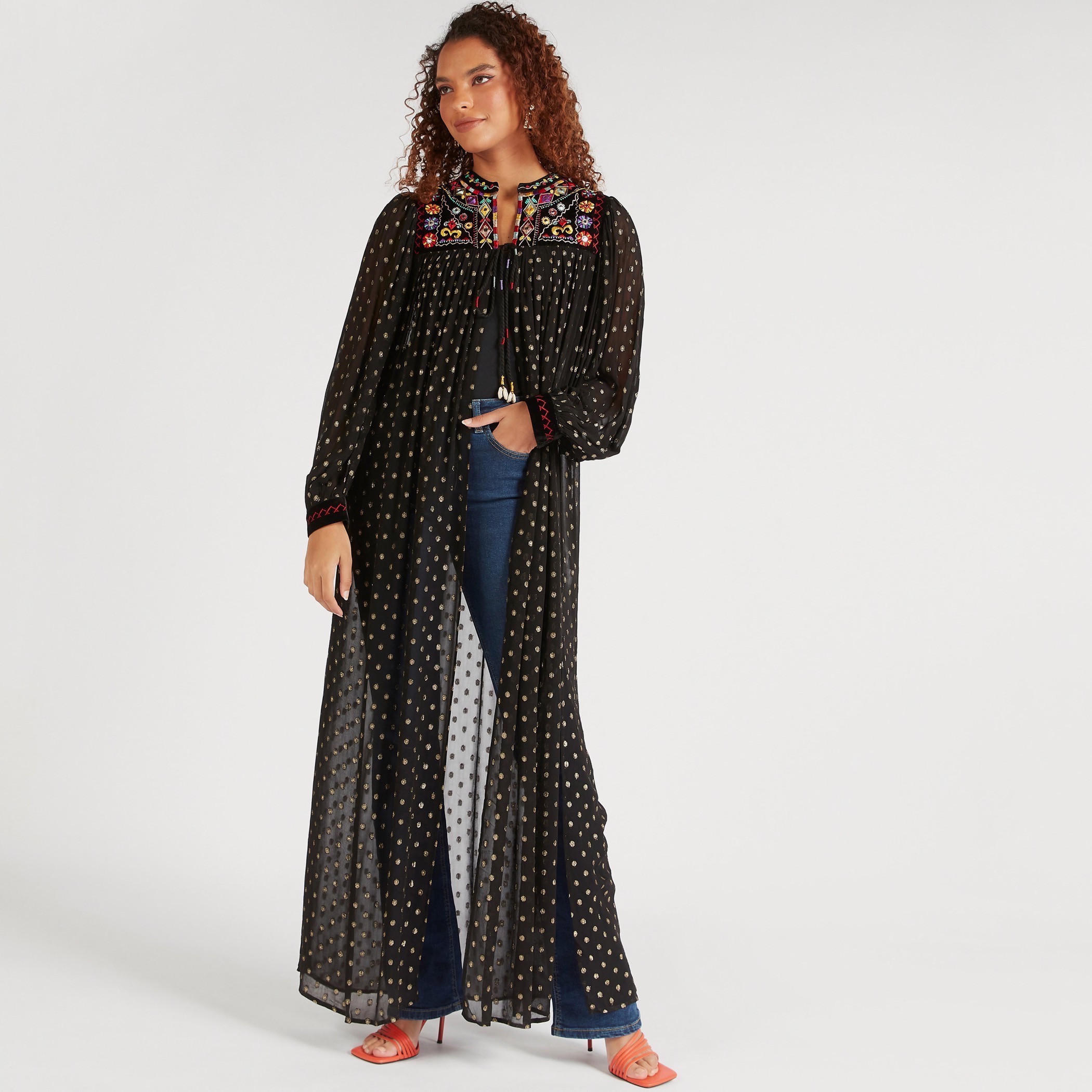 سترة مطرّزة بأكمام طويلة وأربطة-women-winterwear-coatsandjackets-jackets-image-2