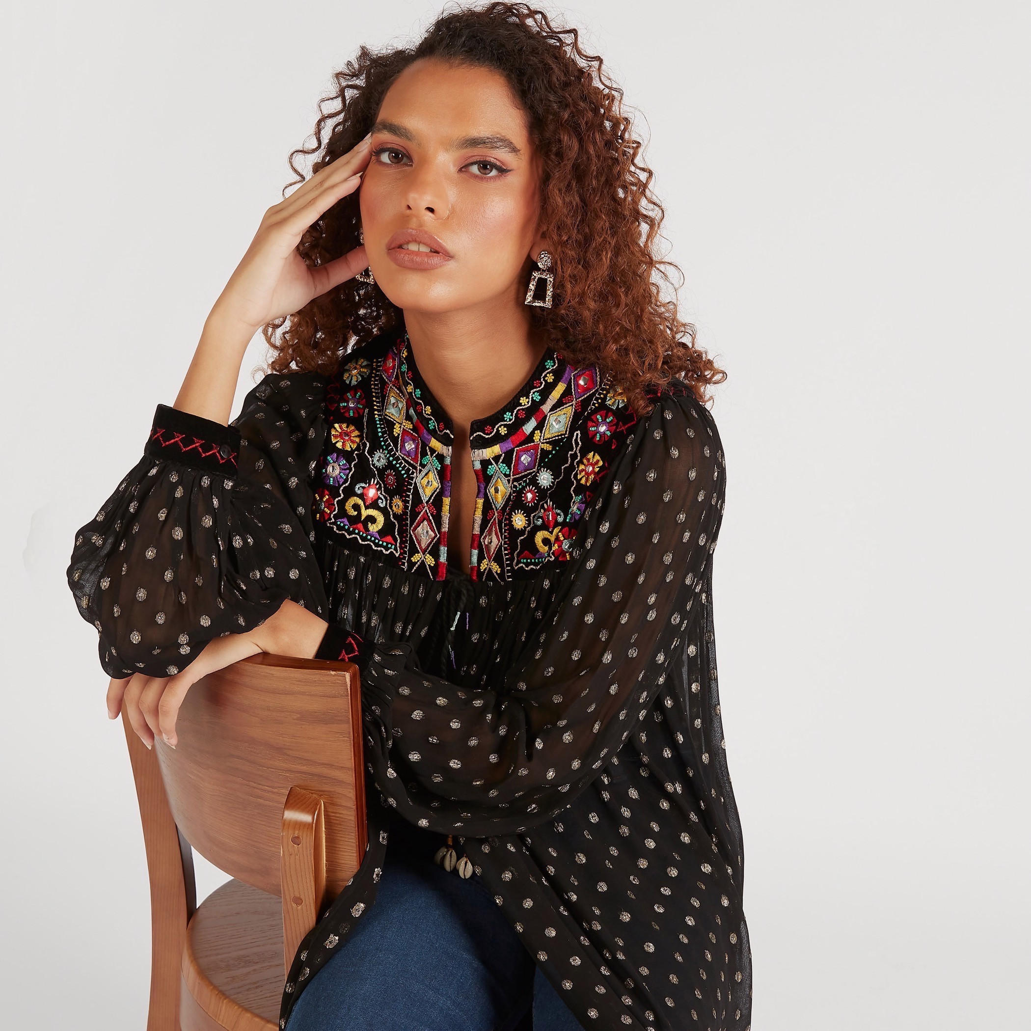سترة مطرّزة بأكمام طويلة وأربطة-women-winterwear-coatsandjackets-jackets-image-5