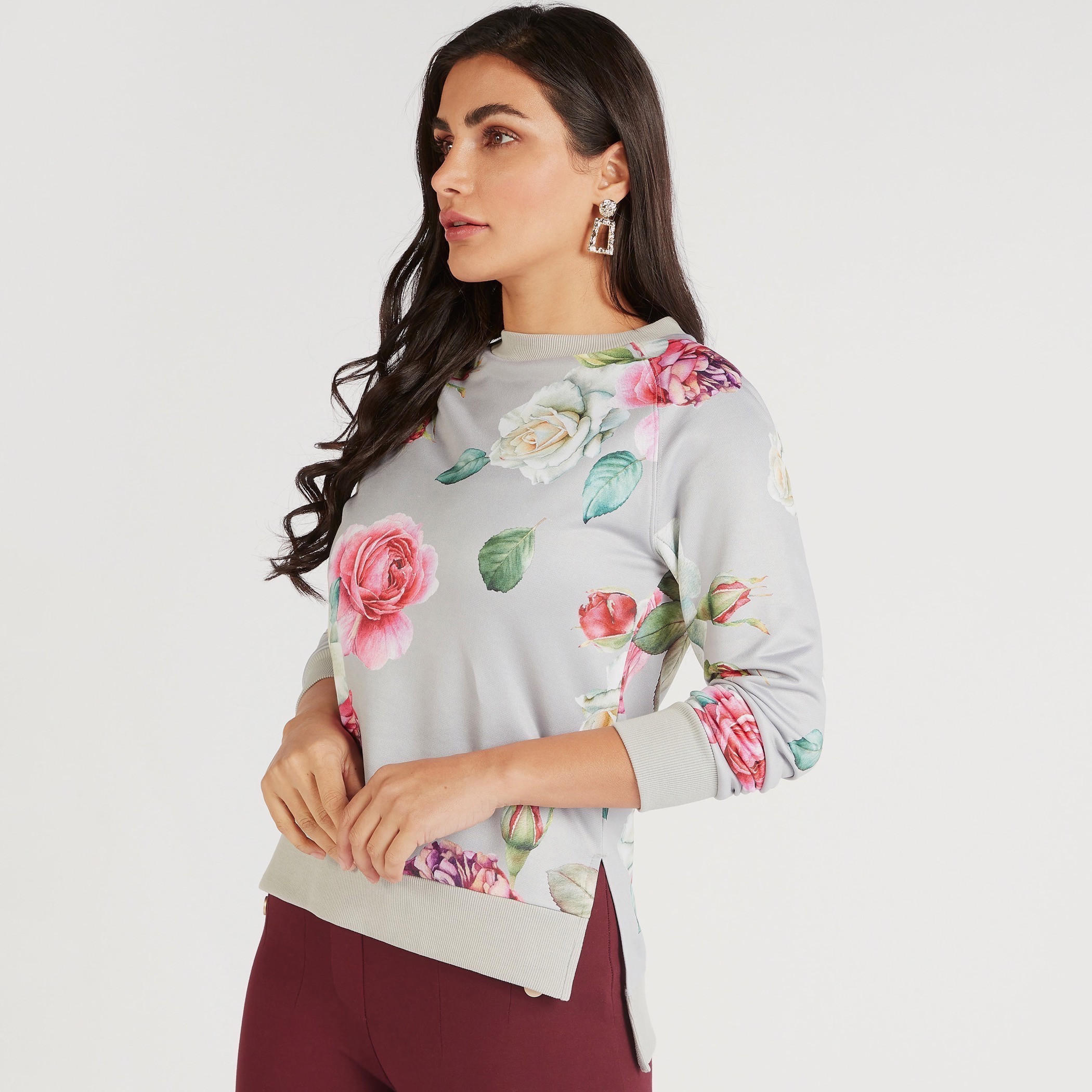 سويت شيرت بياقة مستديرة وطبعات زهور وأكمام طويلة وأطراف متدرجة-women-winterwear-hoodiesandsweatshirts-sweatshirts-image-1