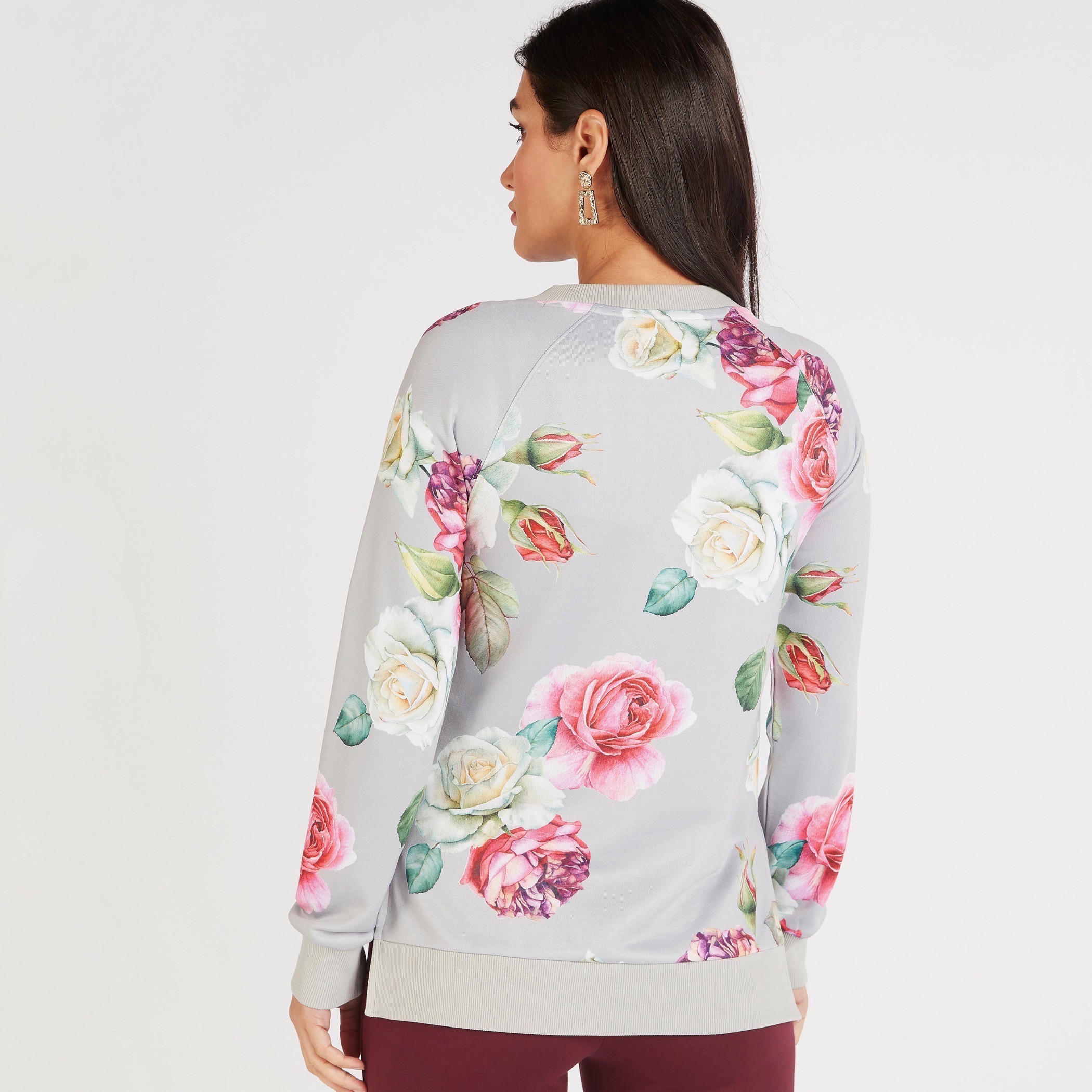 سويت شيرت بياقة مستديرة وطبعات زهور وأكمام طويلة وأطراف متدرجة-women-winterwear-hoodiesandsweatshirts-sweatshirts-image-4