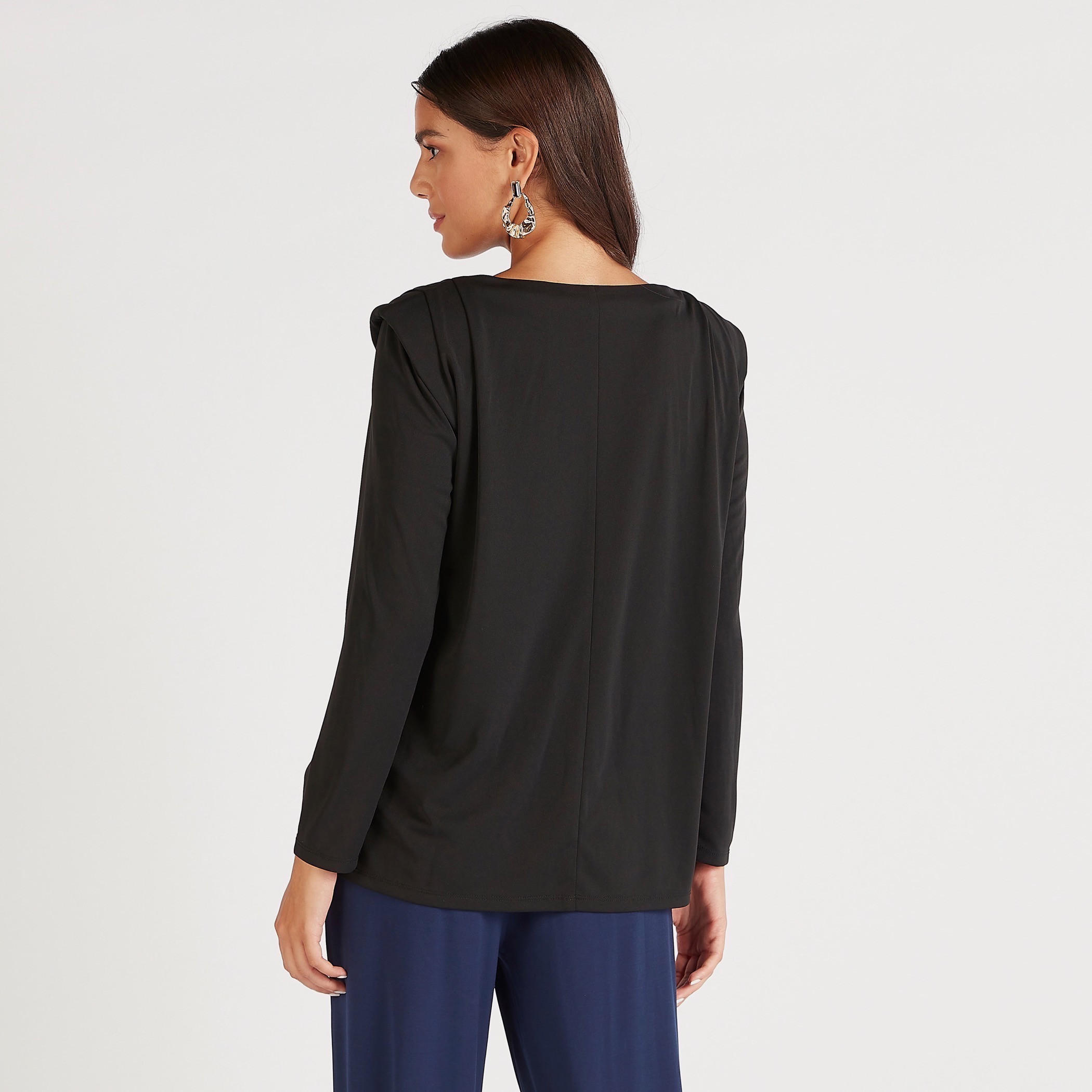 تيشيرت سادة بياقة ضيّقة وأكمام طويلة-women-clothing-tshirts-image-1