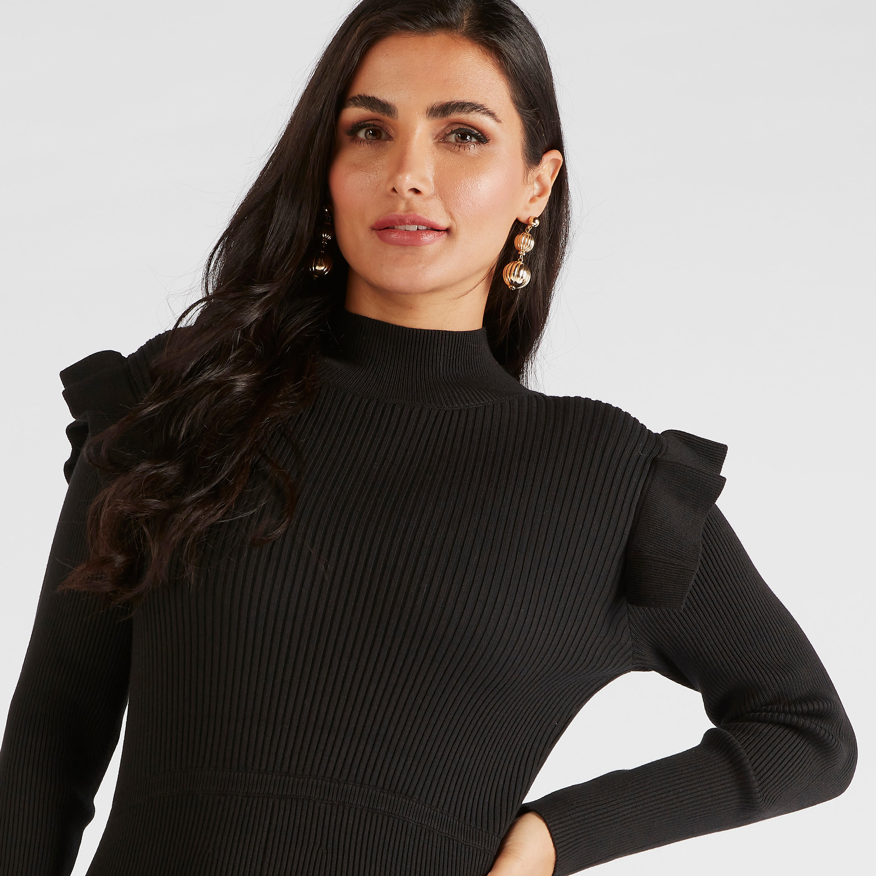 فستان طويل بارز الملمس بياقة عالية وتفاصيل كشكش-women-clothing-dresses-image-3