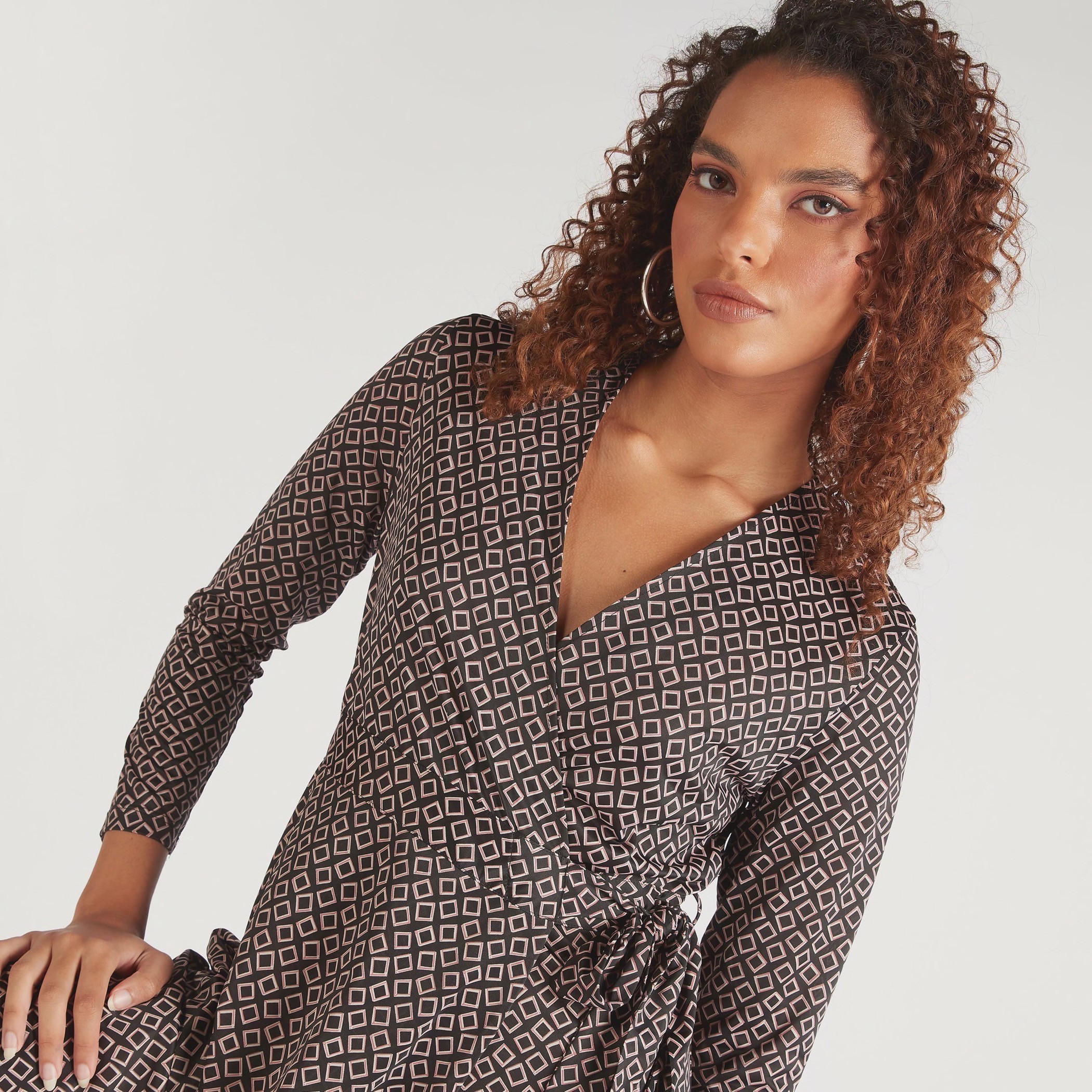 فستان مستدام طويل ملفوف بياقة v وأكمام طويلة-women-clothing-dresses-image-2