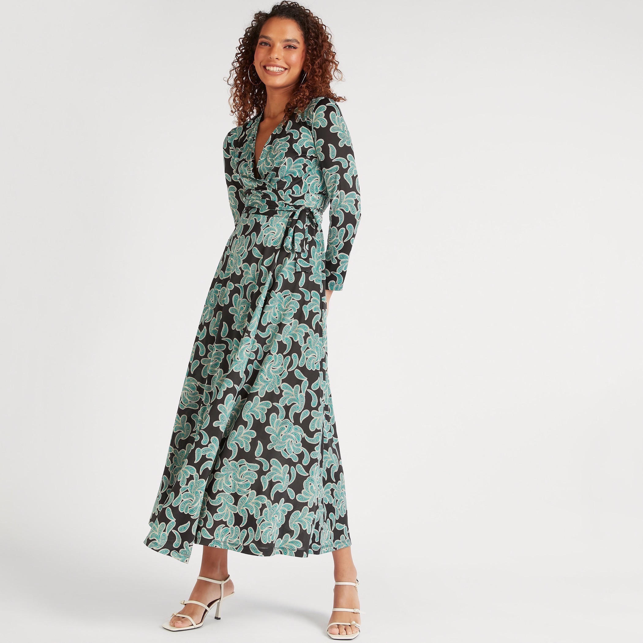 فستان إيه لاين طويل بياقة v وطبعات بيزلي وأكمام طويلة-women-clothing-dresses-image-1