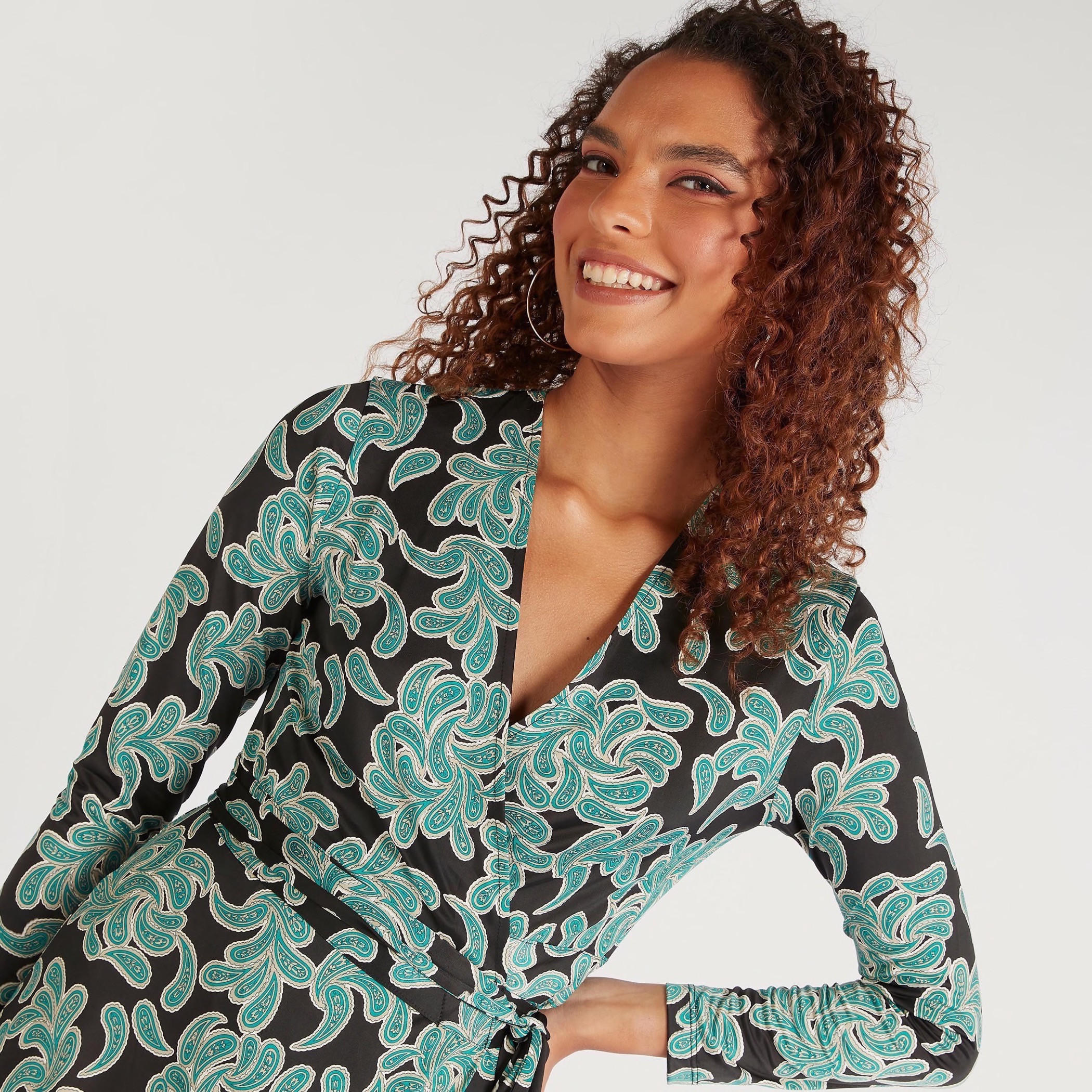 فستان إيه لاين طويل بياقة v وطبعات بيزلي وأكمام طويلة-women-clothing-dresses-image-5